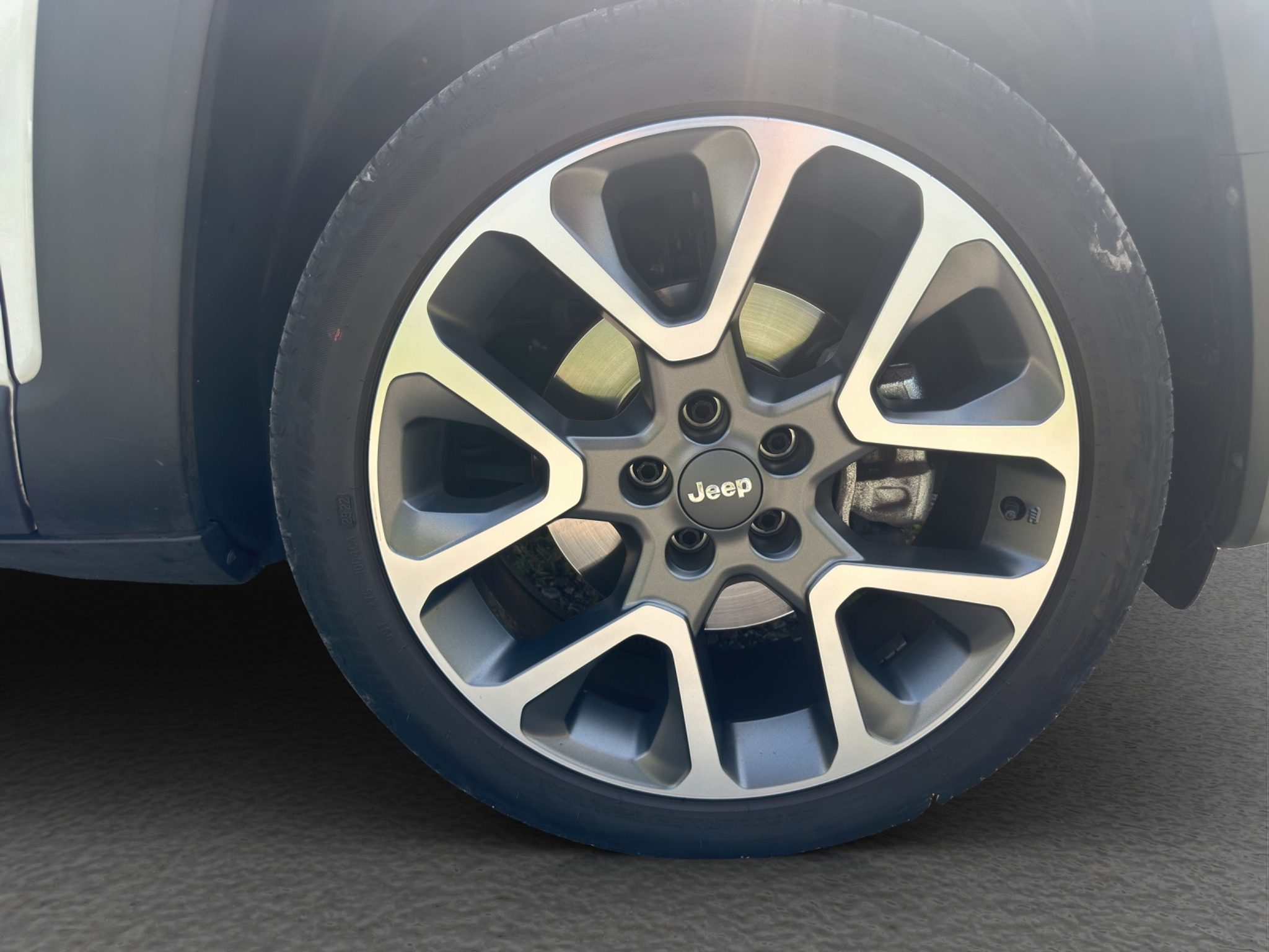 listing desktop thumbnail image 4