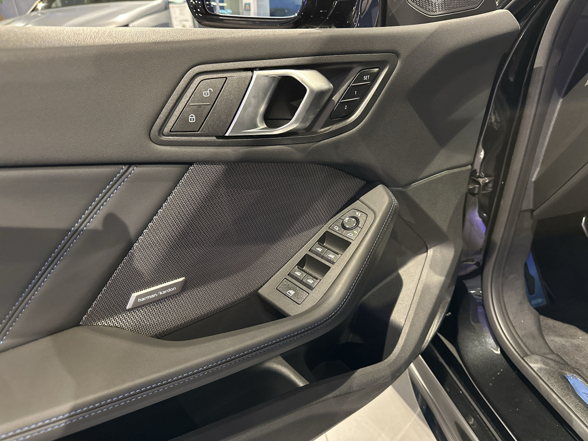 listing desktop thumbnail image 12