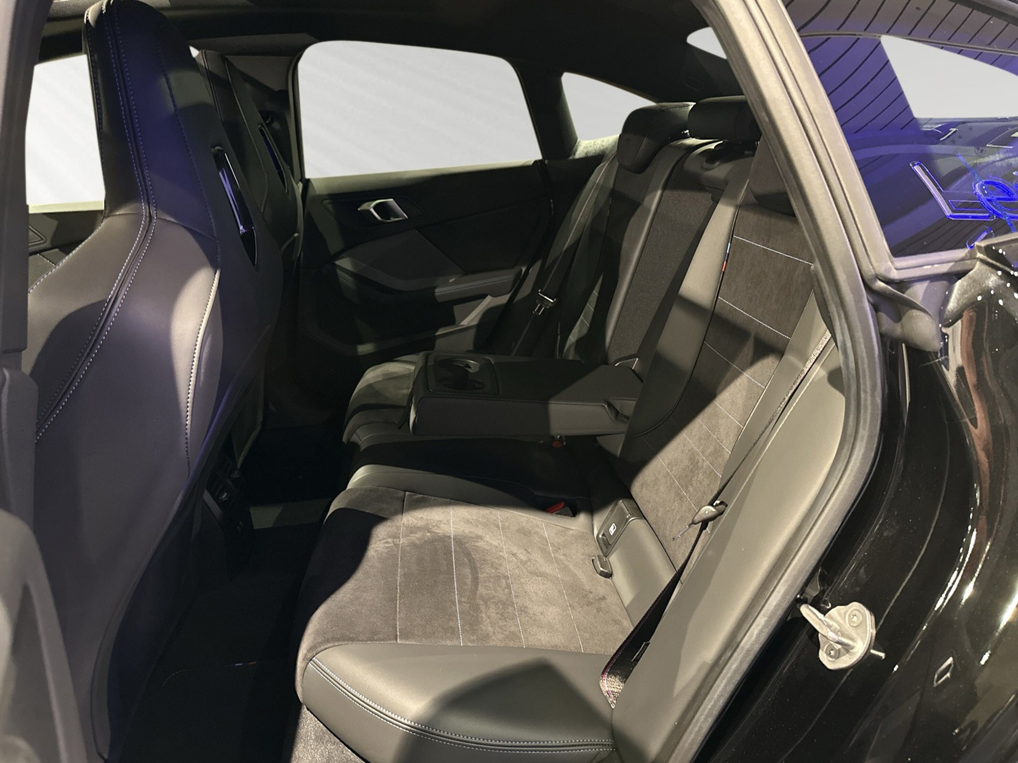 listing desktop thumbnail image 4