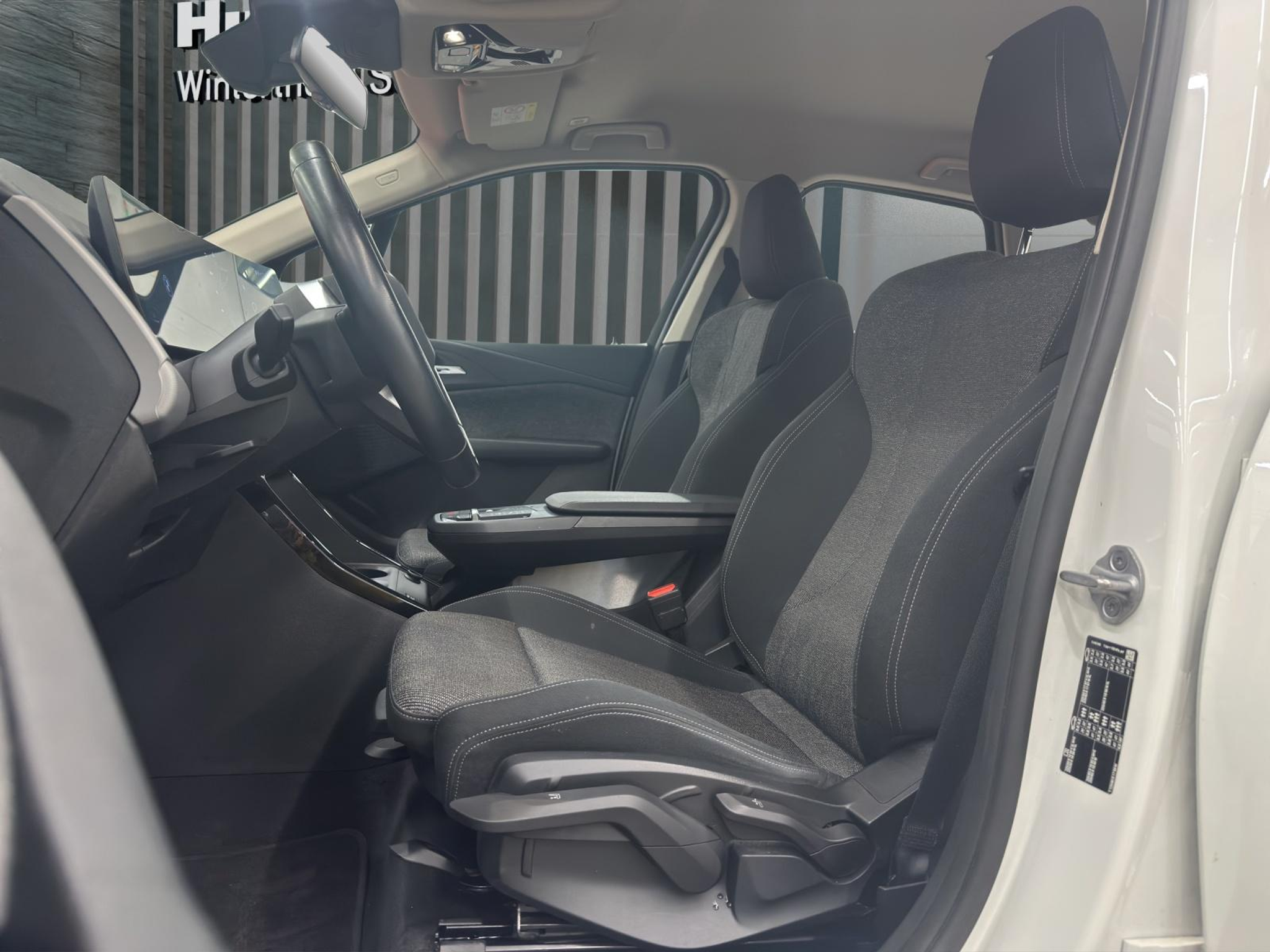 listing desktop thumbnail image 15