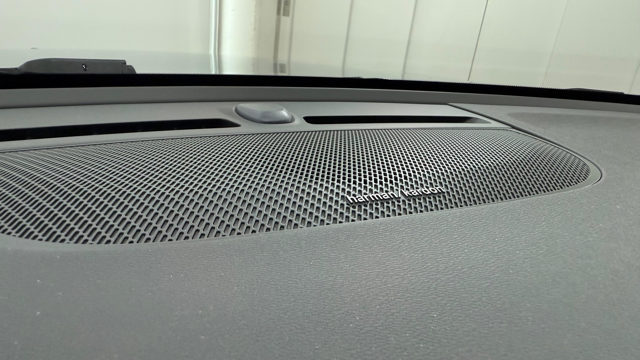 listing desktop thumbnail image 11