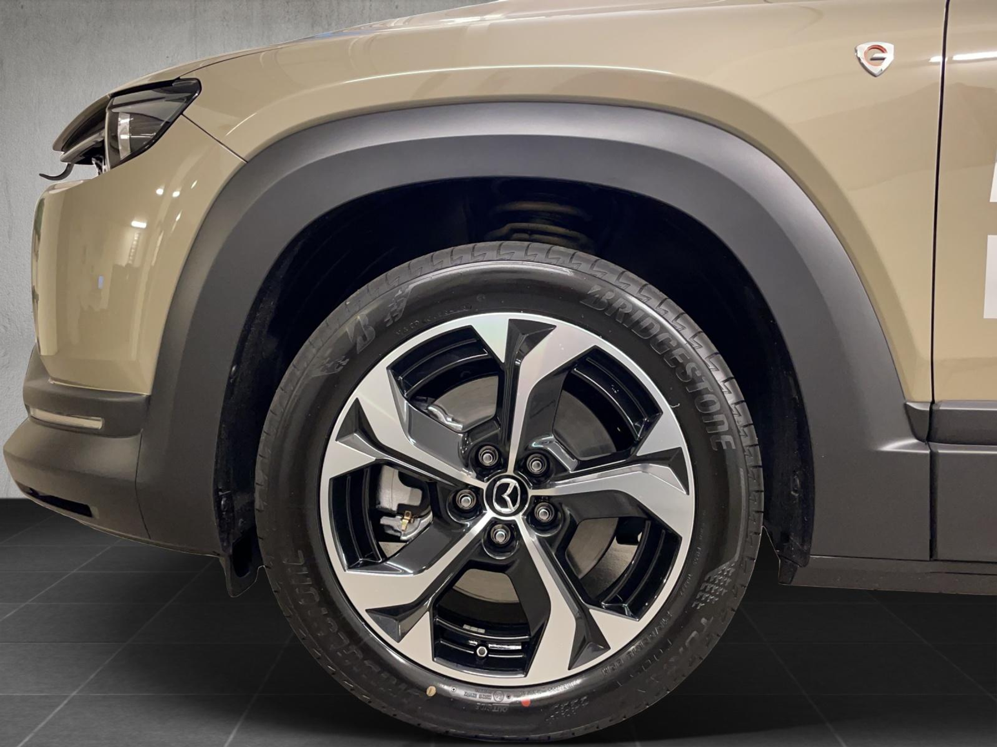 listing desktop thumbnail image 21