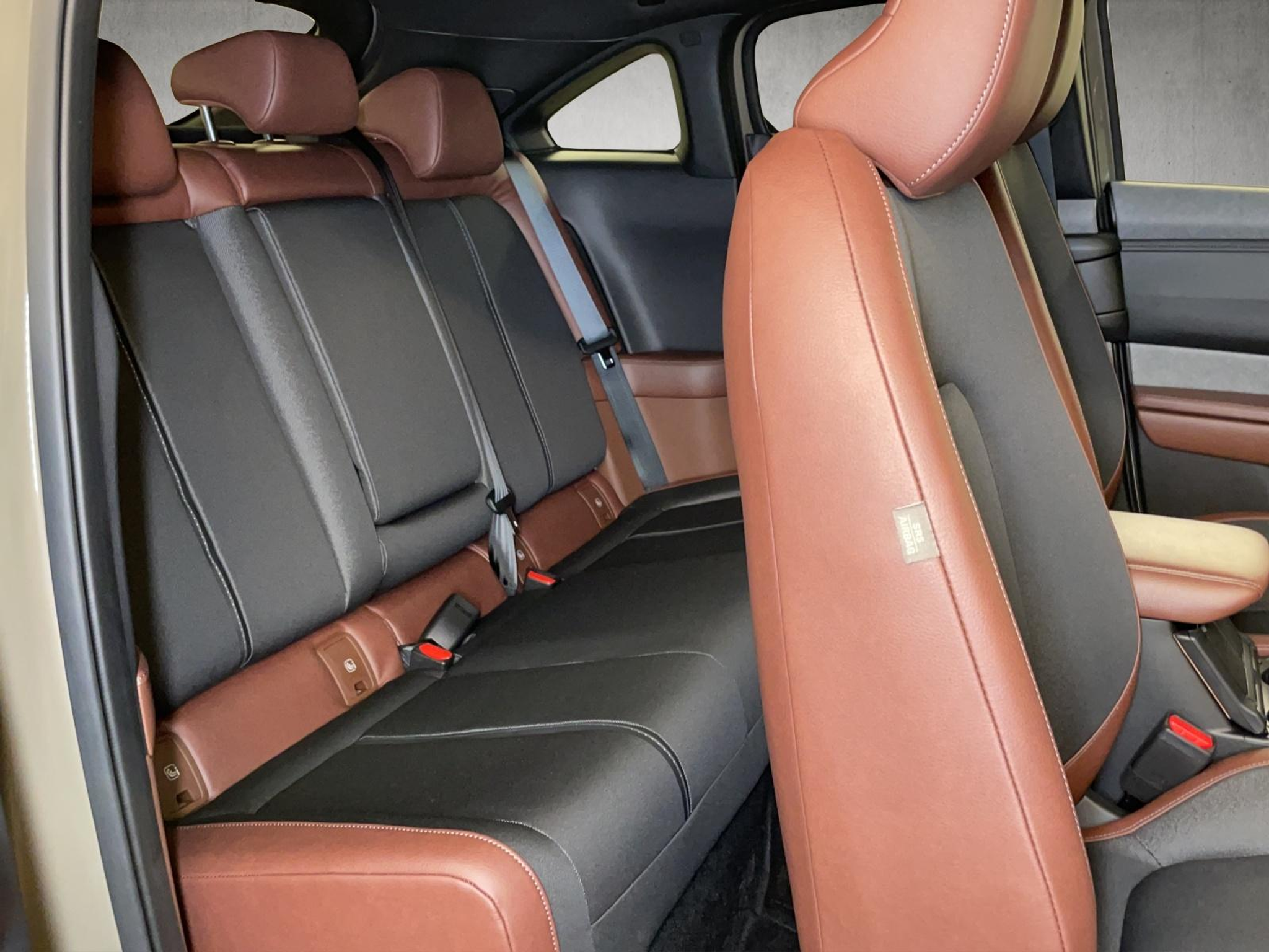 listing desktop thumbnail image 18