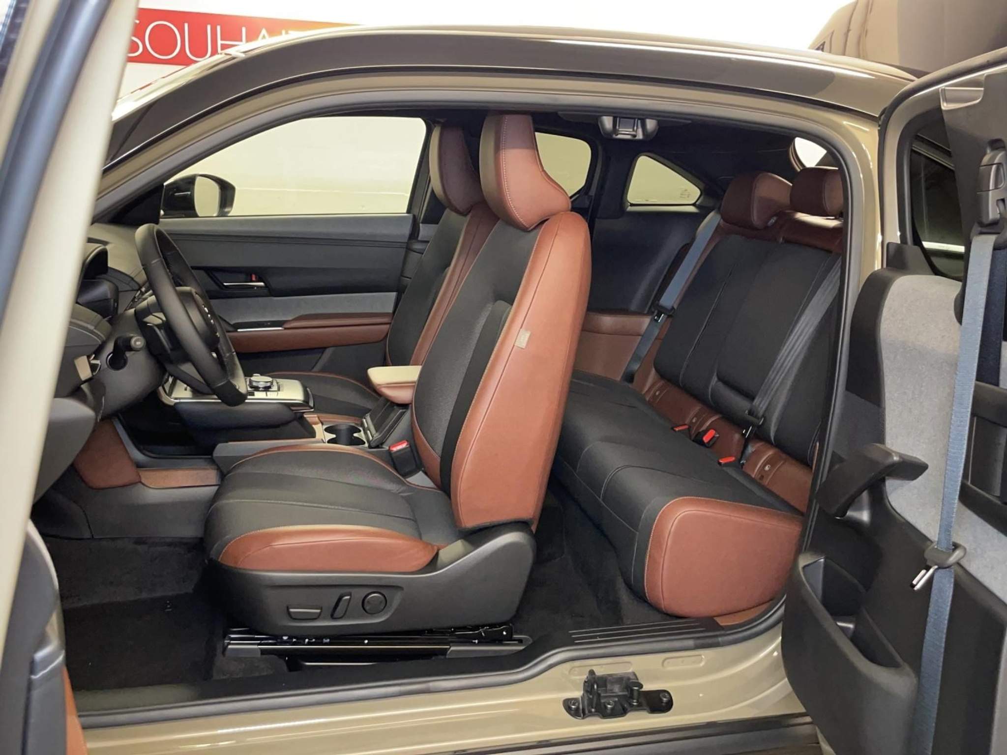 listing desktop thumbnail image 22