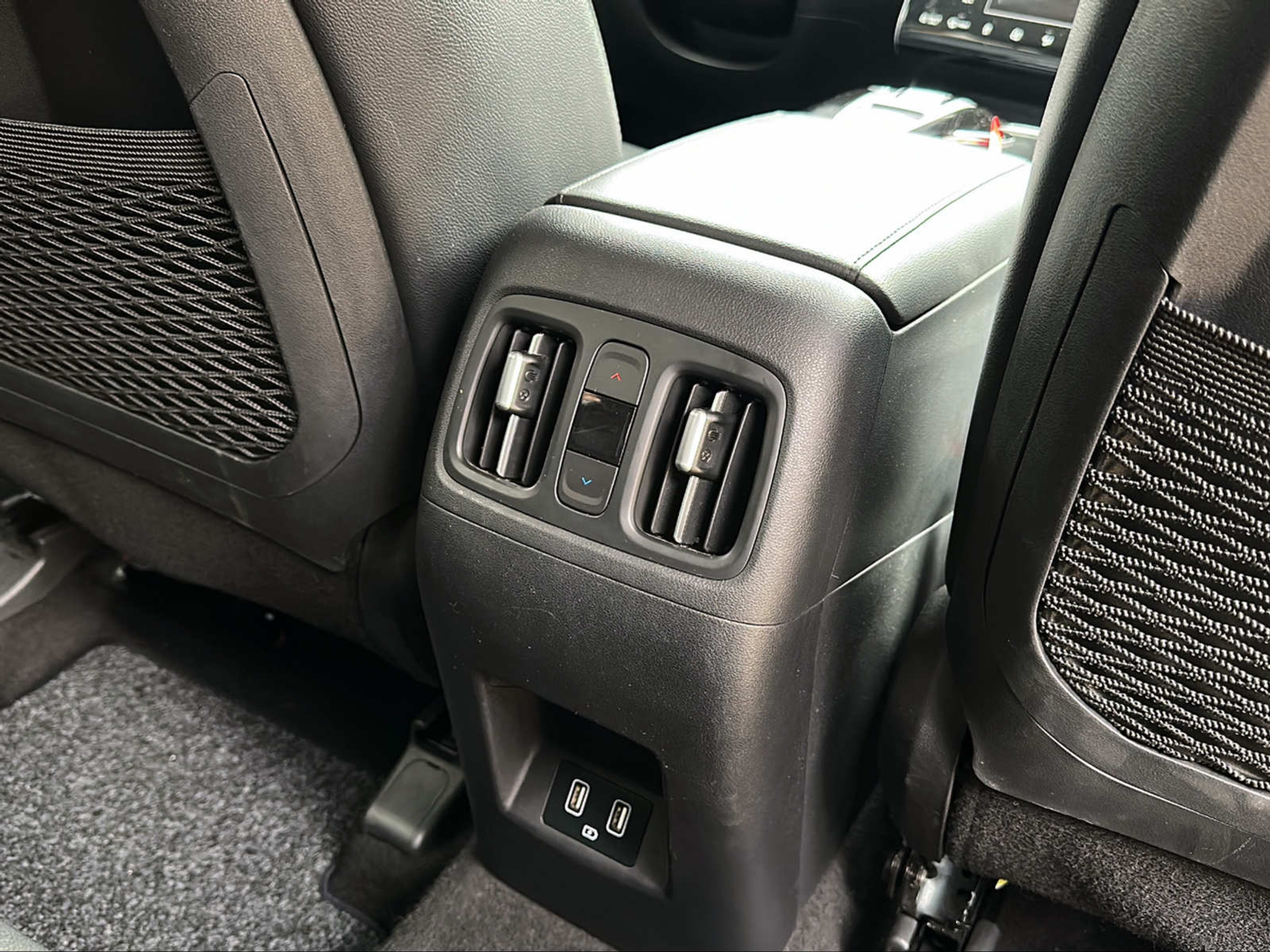 listing desktop thumbnail image 16