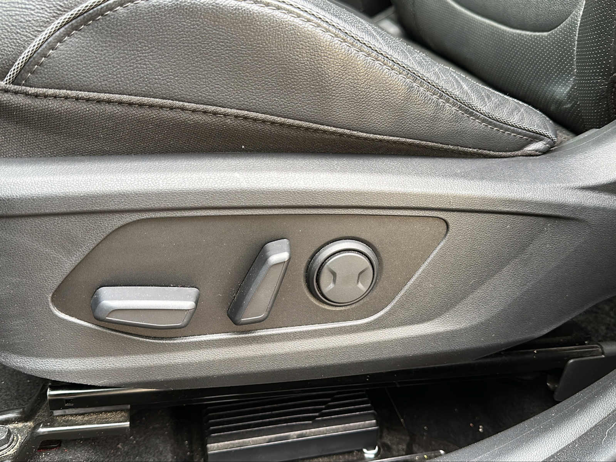 listing desktop thumbnail image 19