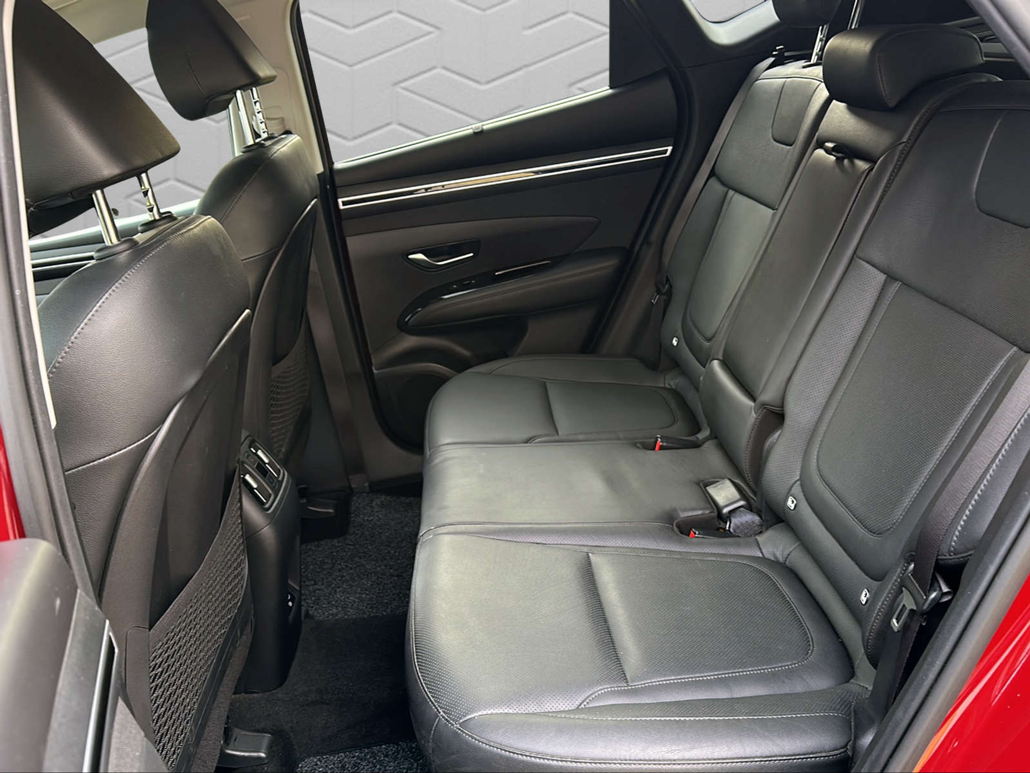 listing desktop thumbnail image 15