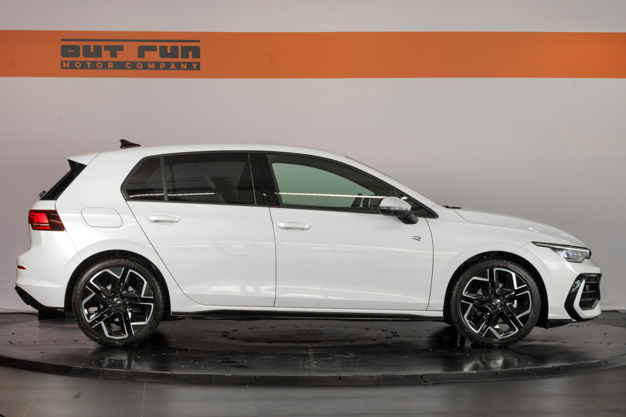 listing desktop thumbnail image 4