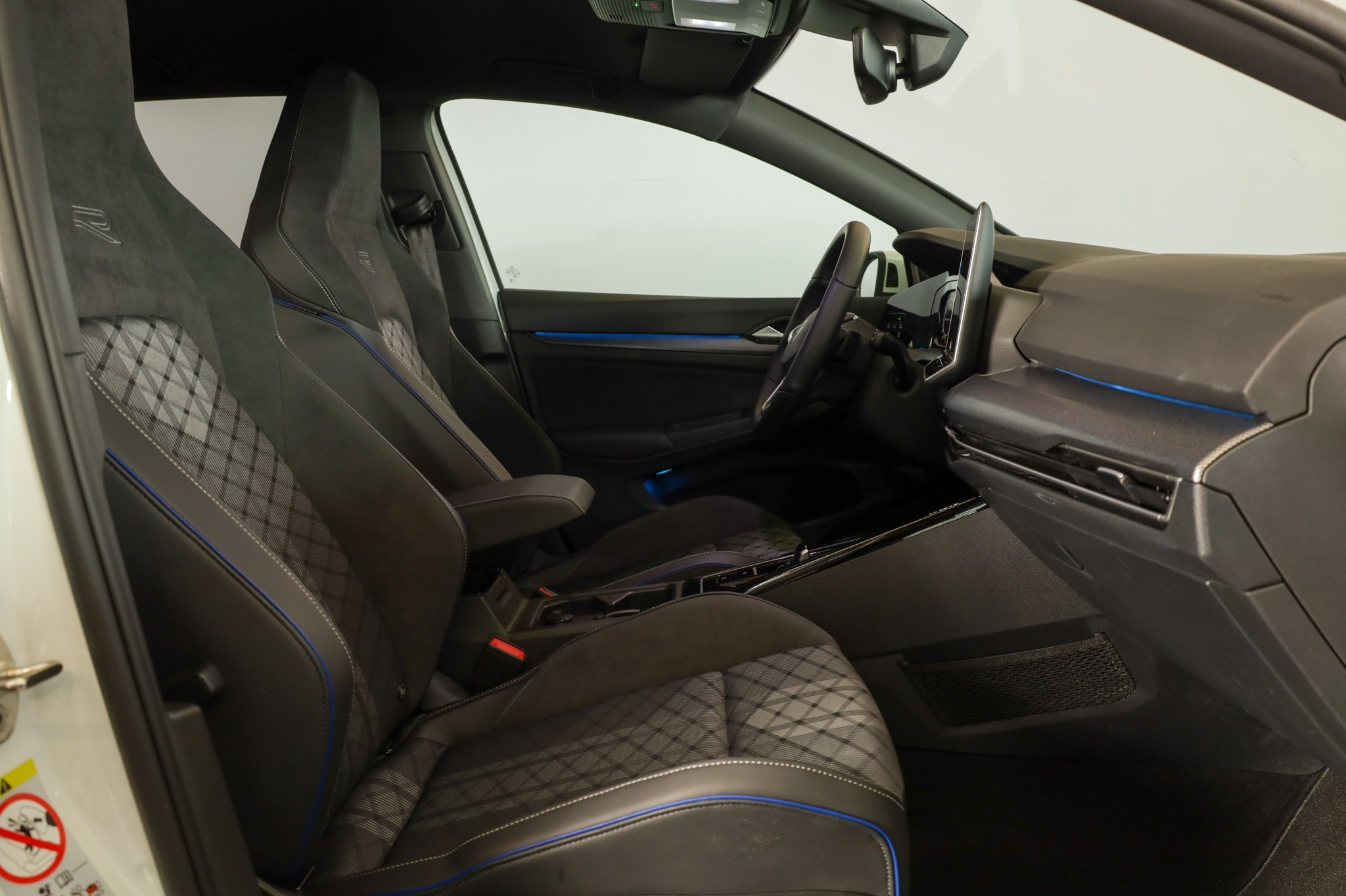 listing desktop thumbnail image 11