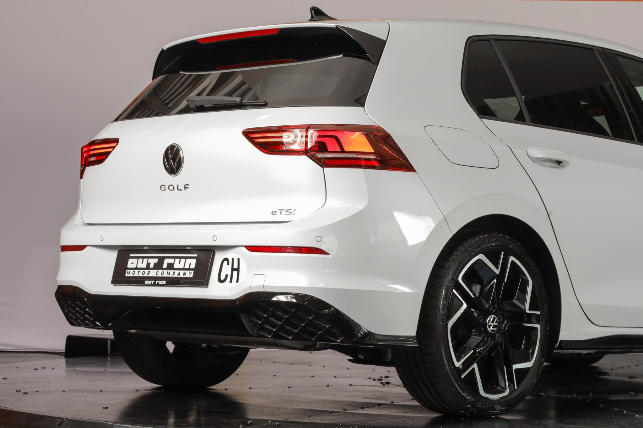 listing desktop thumbnail image 3