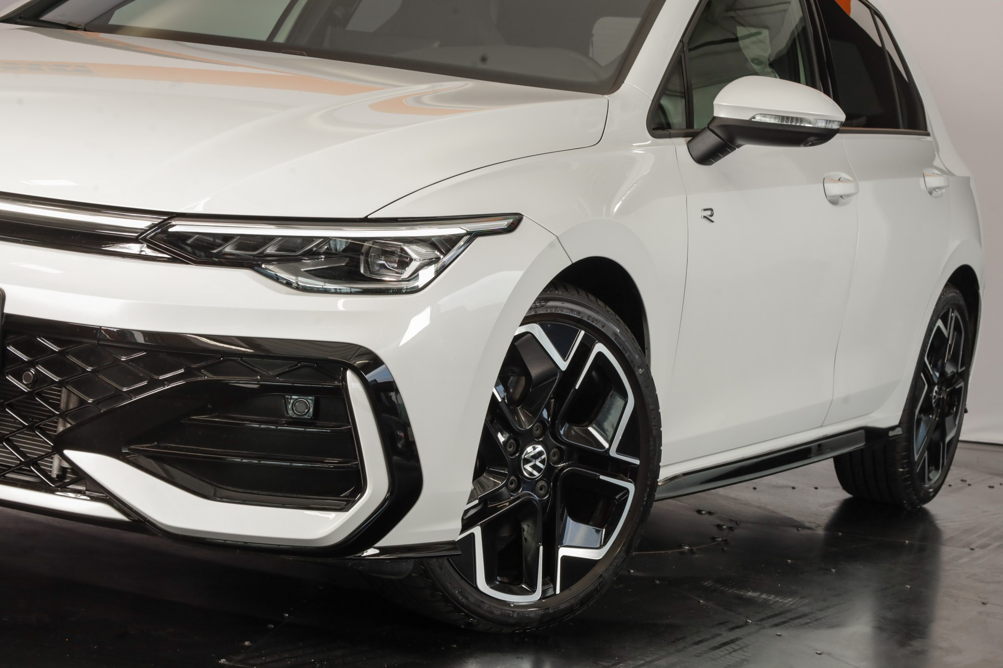 listing desktop thumbnail image 8