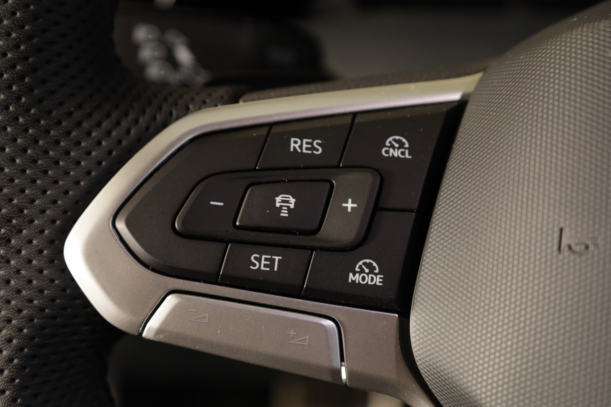 listing desktop thumbnail image 16