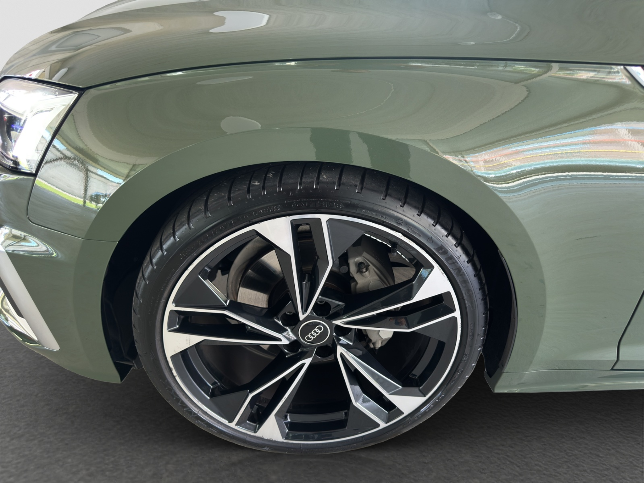 listing desktop thumbnail image 4