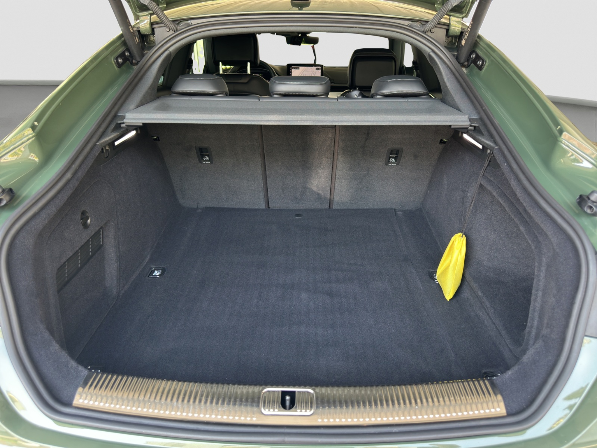 listing desktop thumbnail image 9