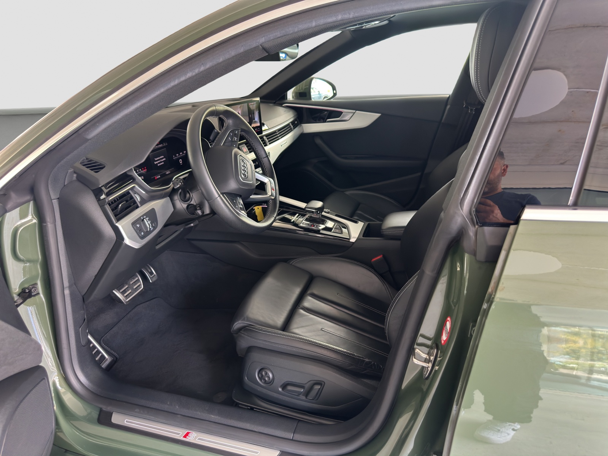 listing desktop thumbnail image 7