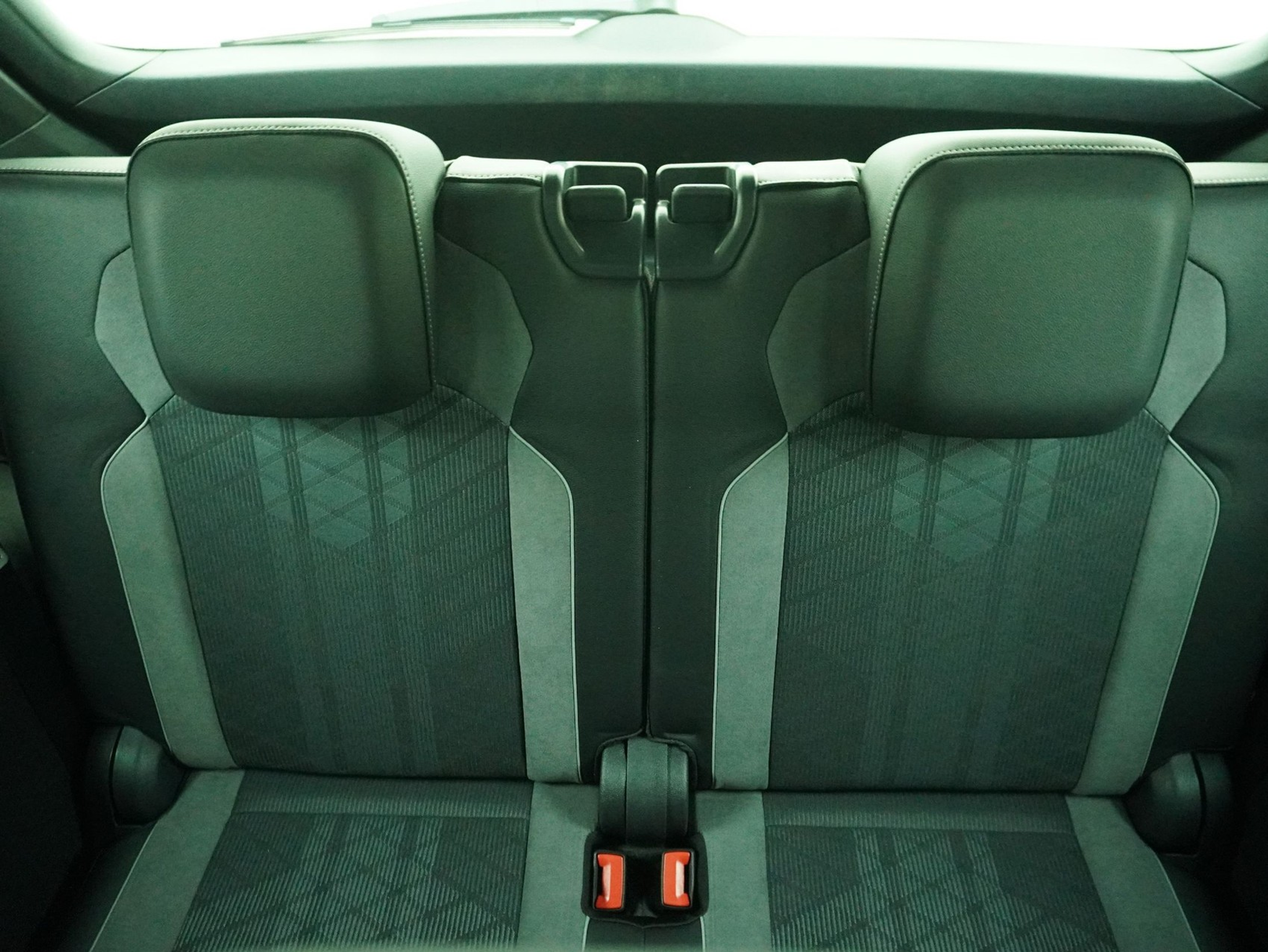 listing desktop thumbnail image 12