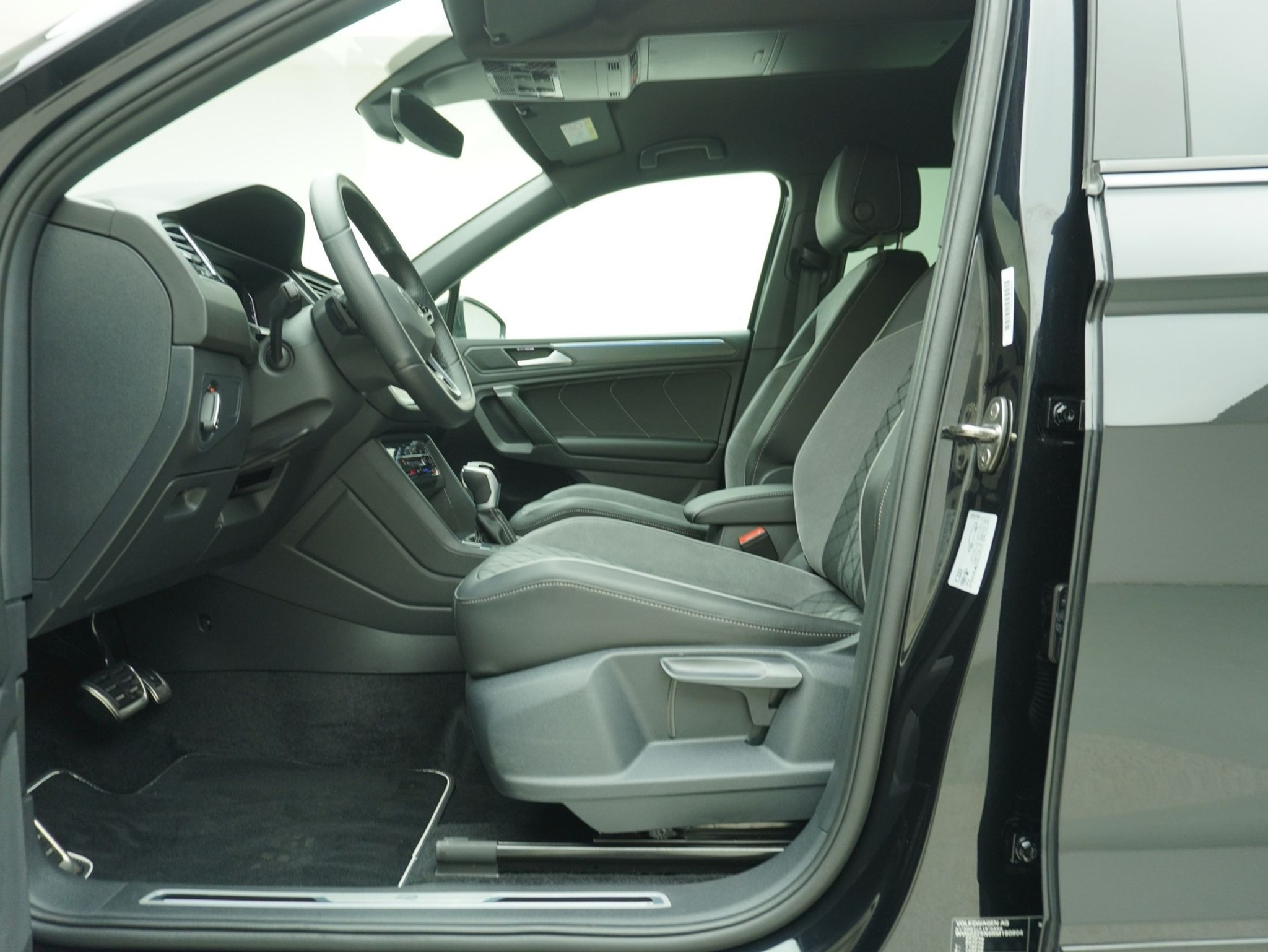 listing desktop thumbnail image 7