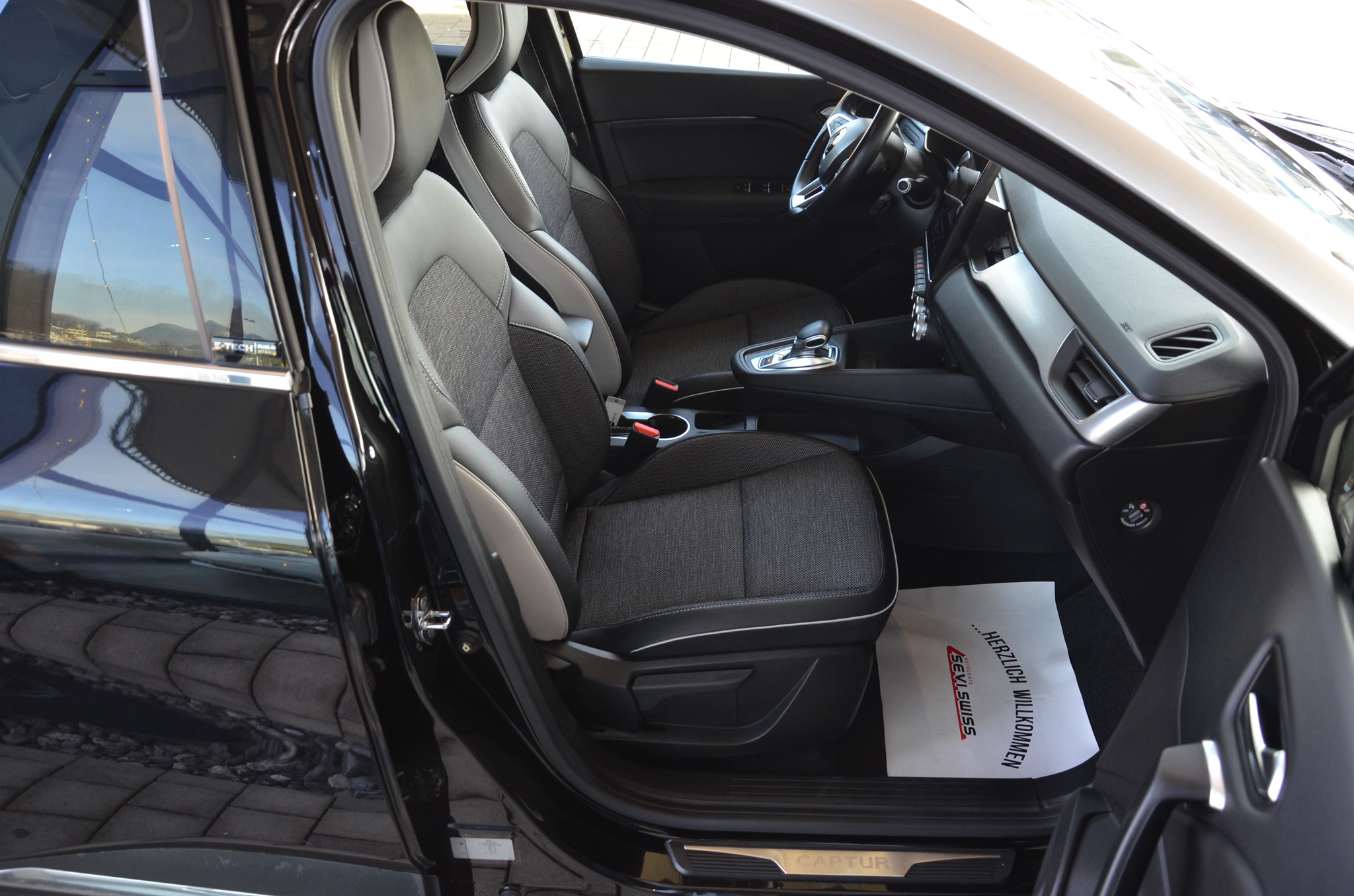 listing desktop thumbnail image 15