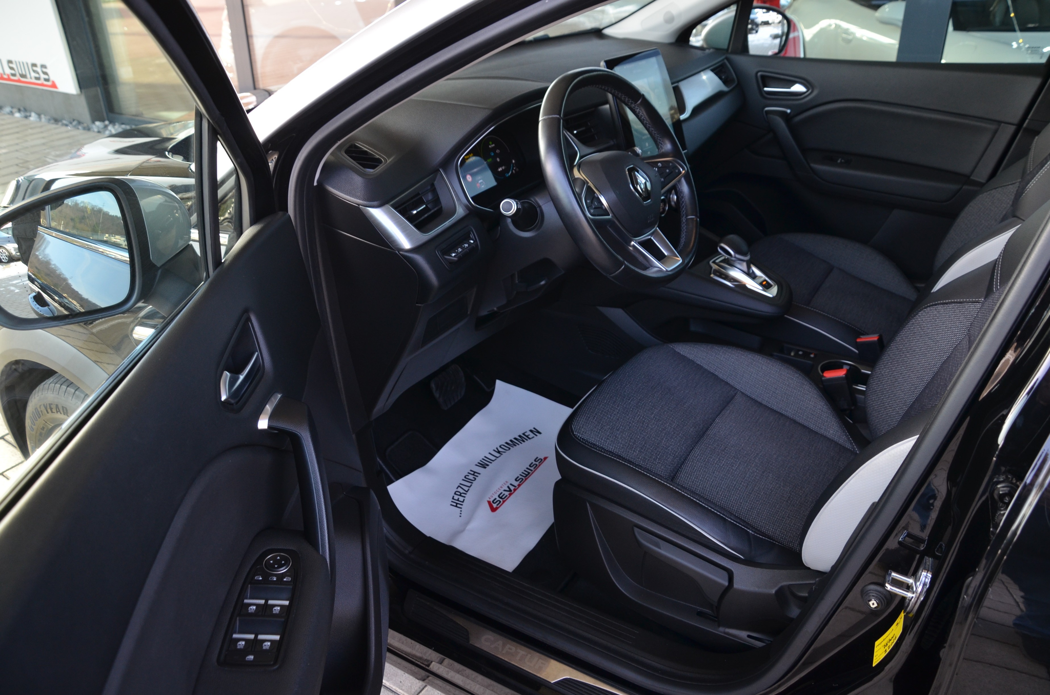 listing desktop thumbnail image 11