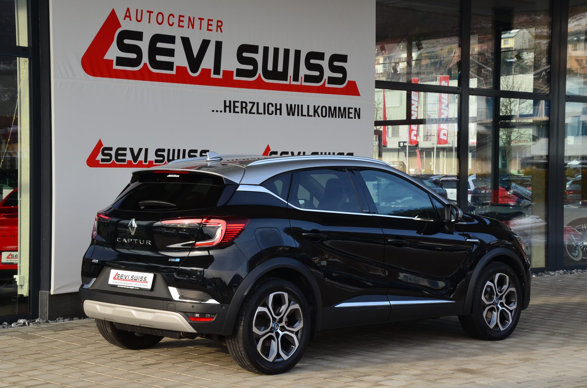 listing desktop thumbnail image 5