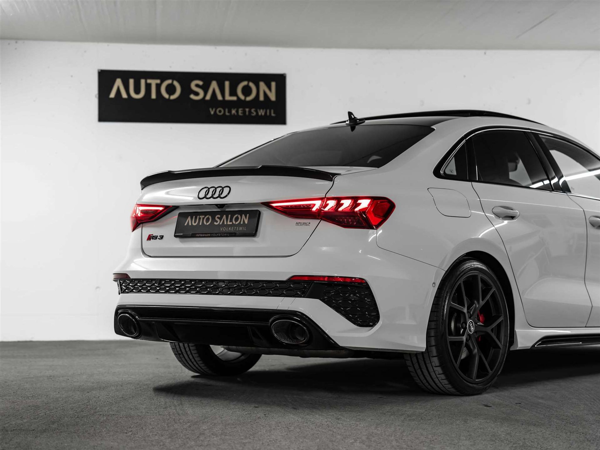 listing desktop thumbnail image 22