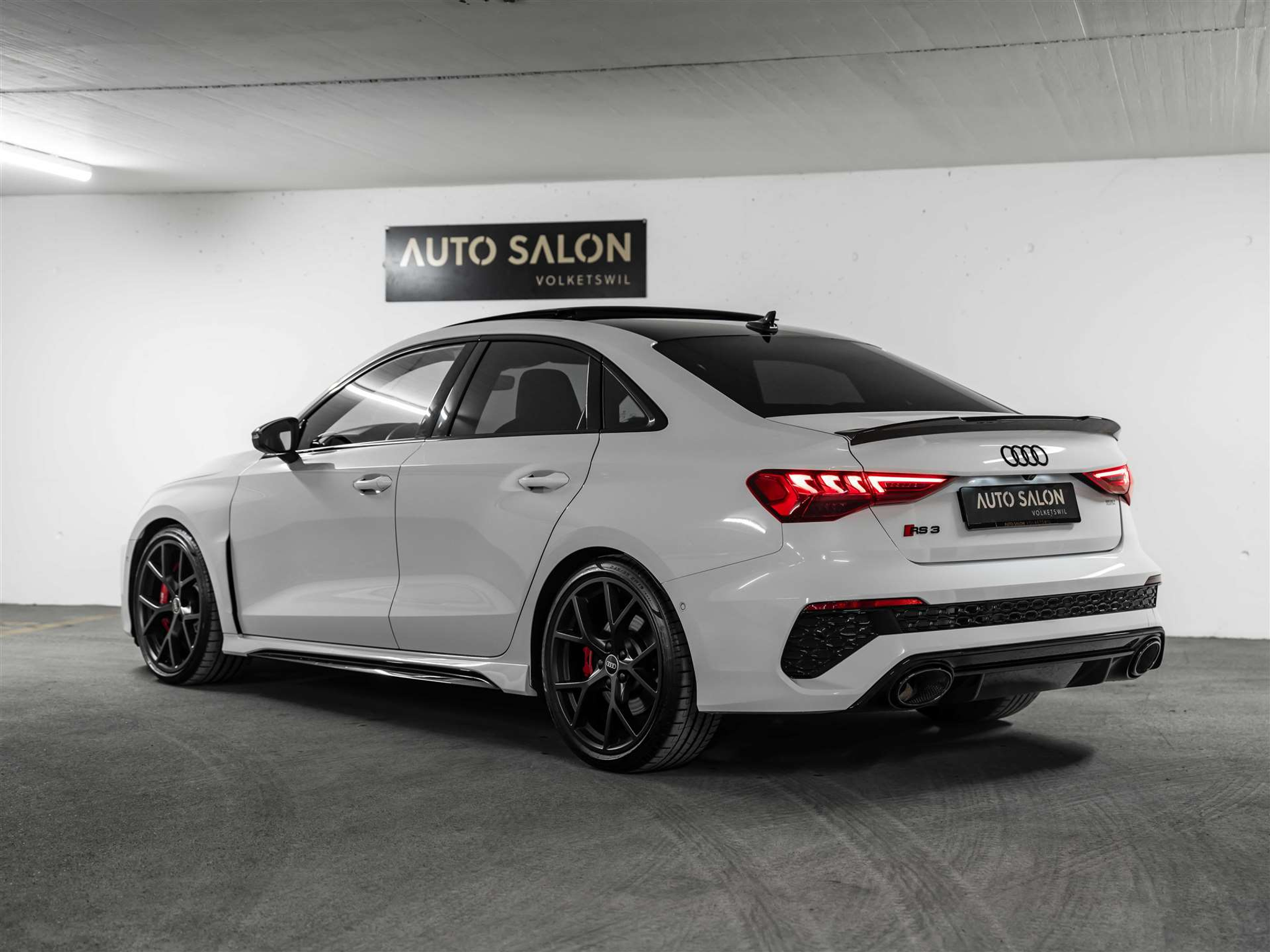 listing desktop thumbnail image 2