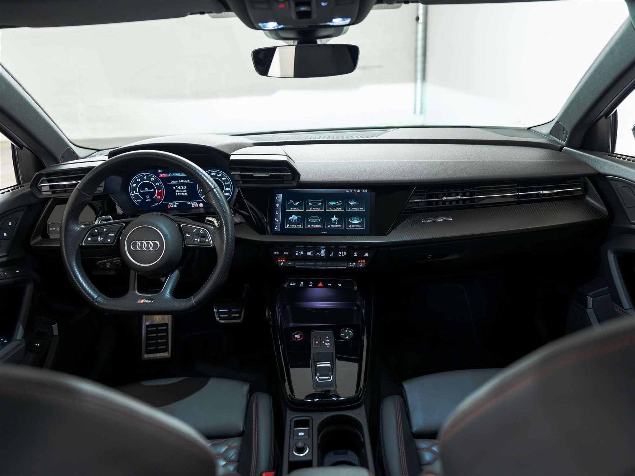 listing desktop thumbnail image 17