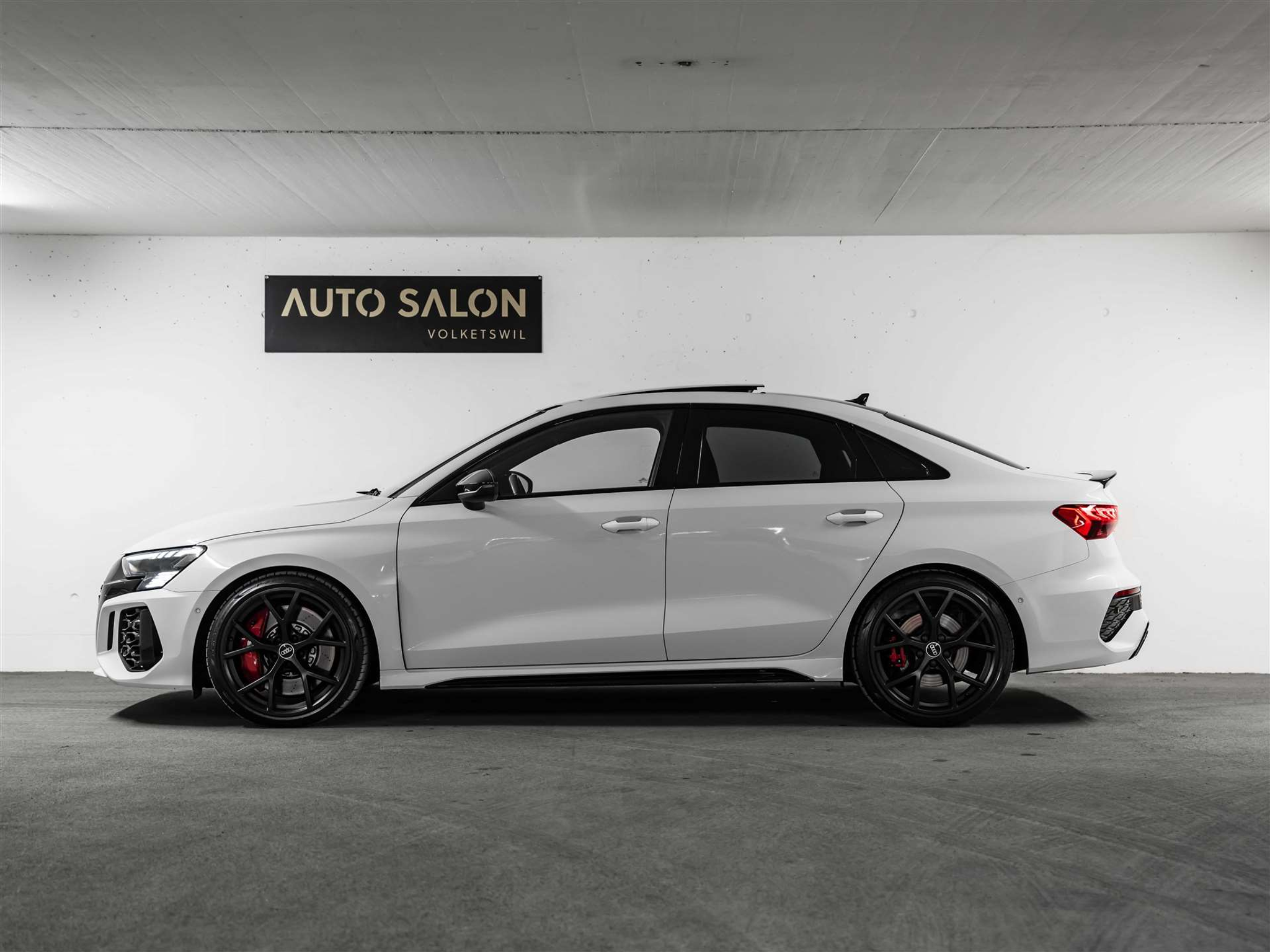 listing desktop thumbnail image 1