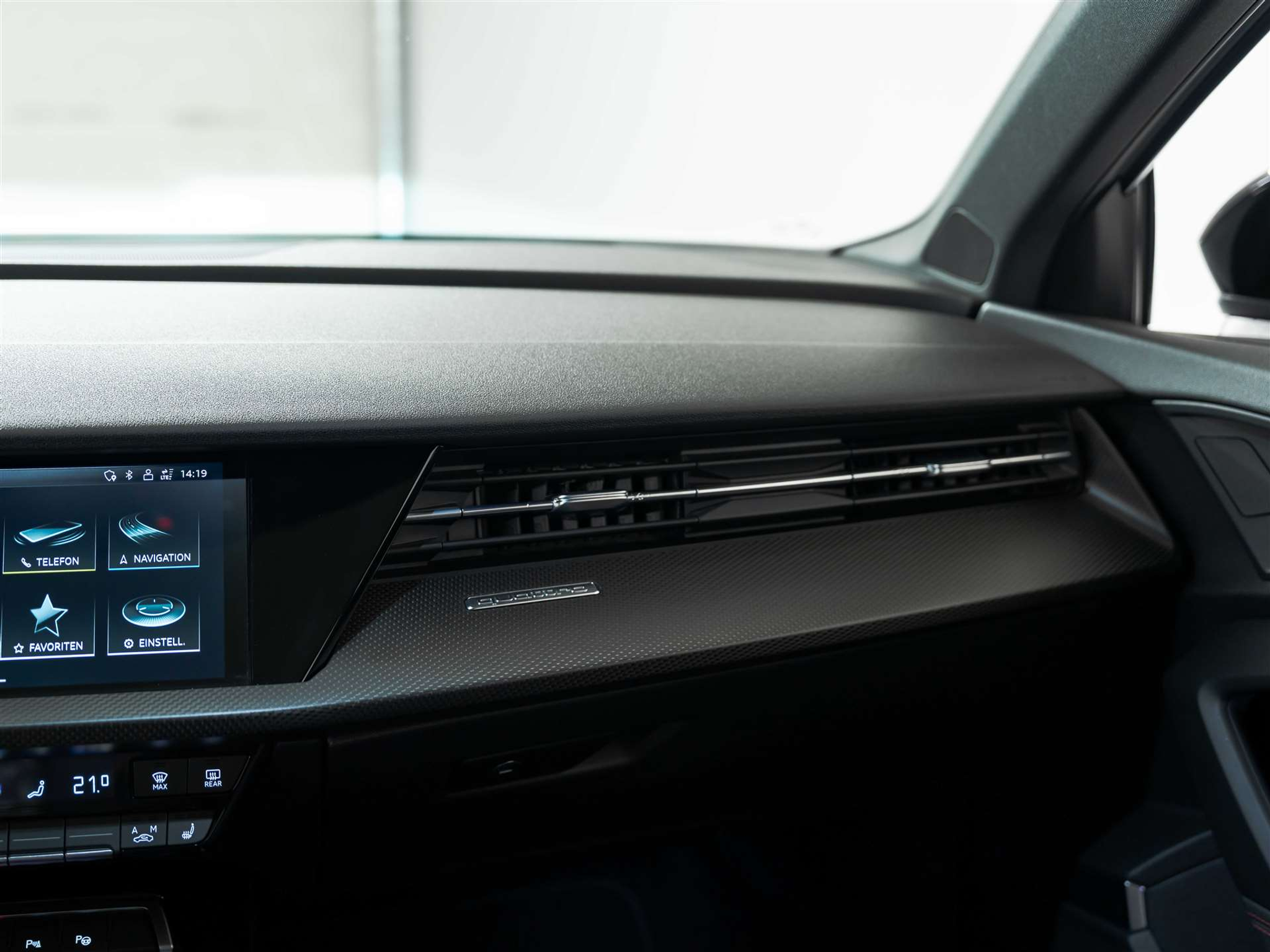 listing desktop thumbnail image 33