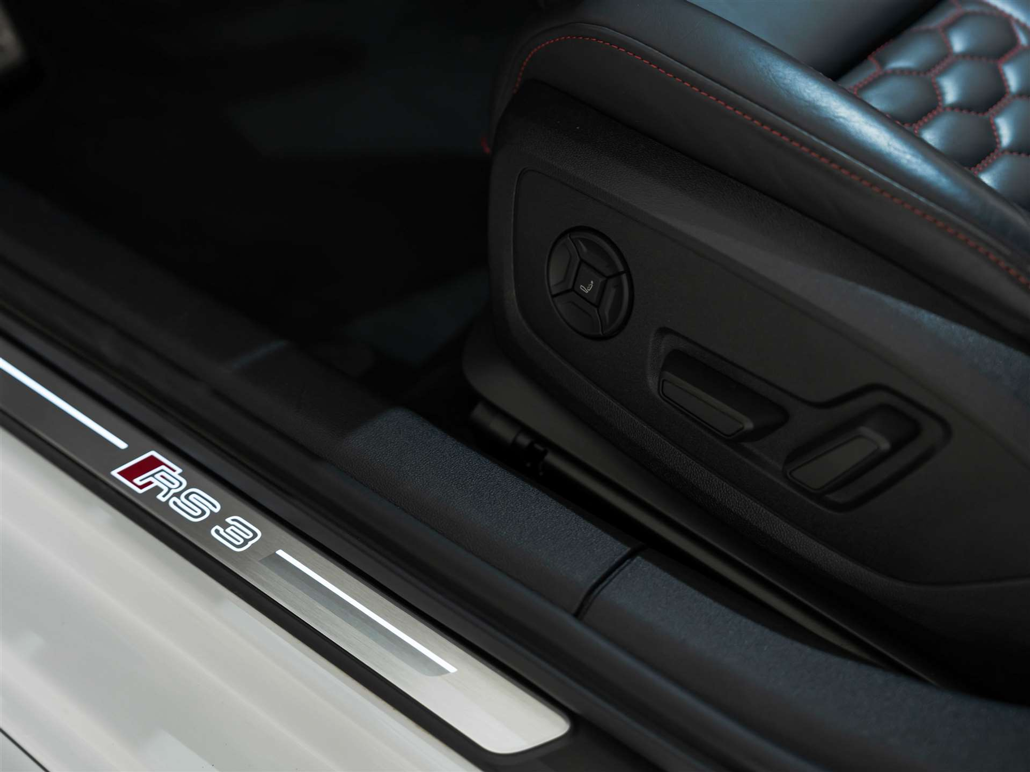 listing desktop thumbnail image 29