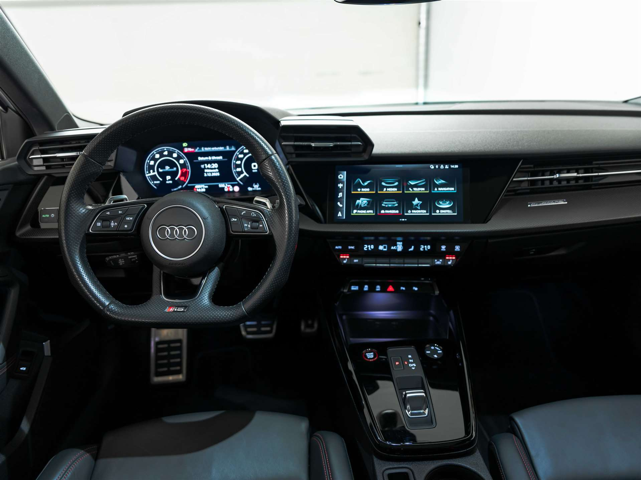 listing desktop thumbnail image 30