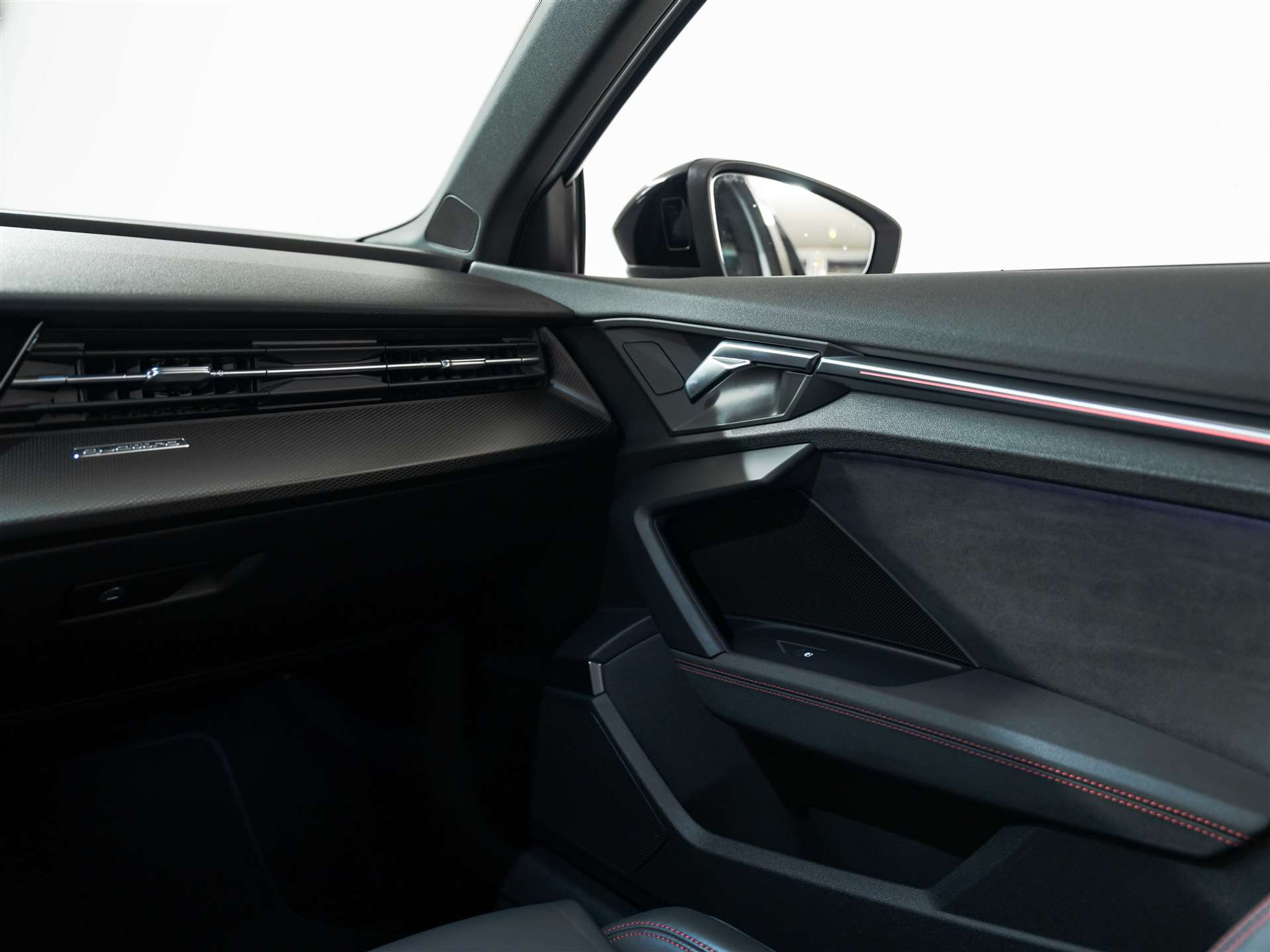 listing desktop thumbnail image 34