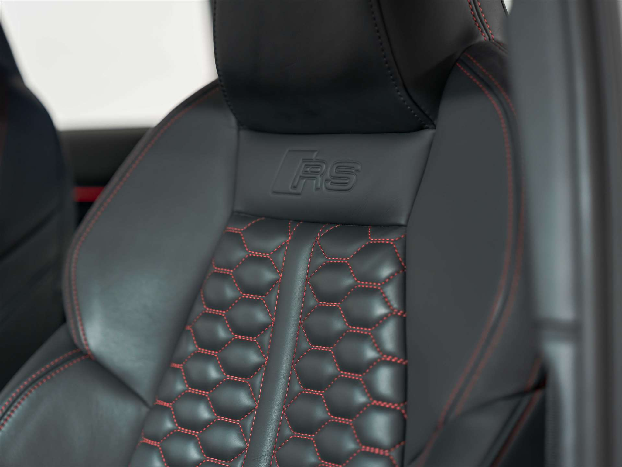 listing desktop thumbnail image 11