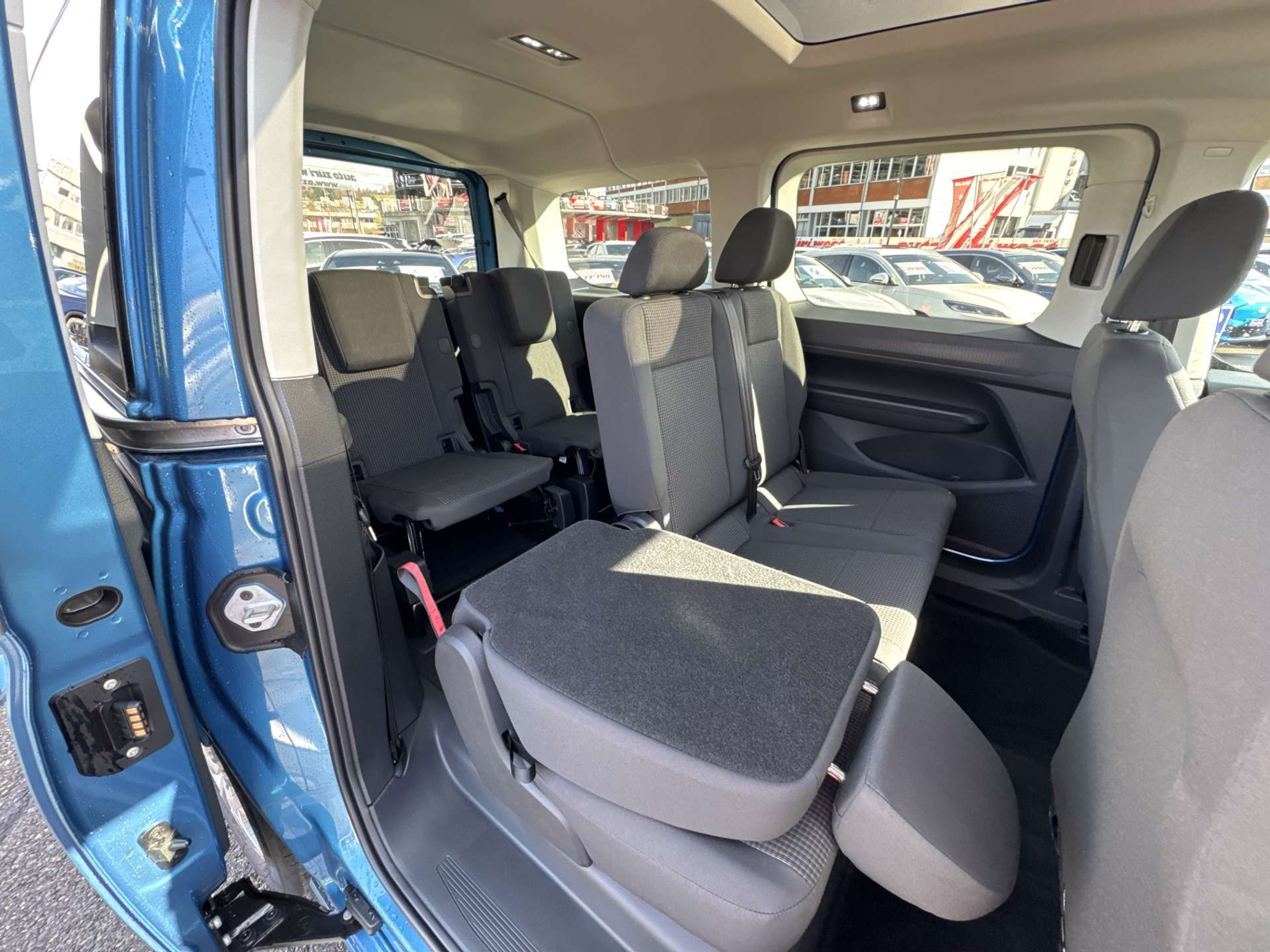 listing desktop thumbnail image 6