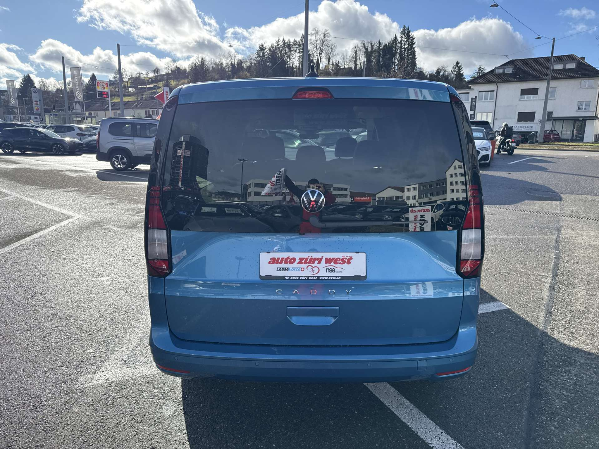 listing desktop thumbnail image 14