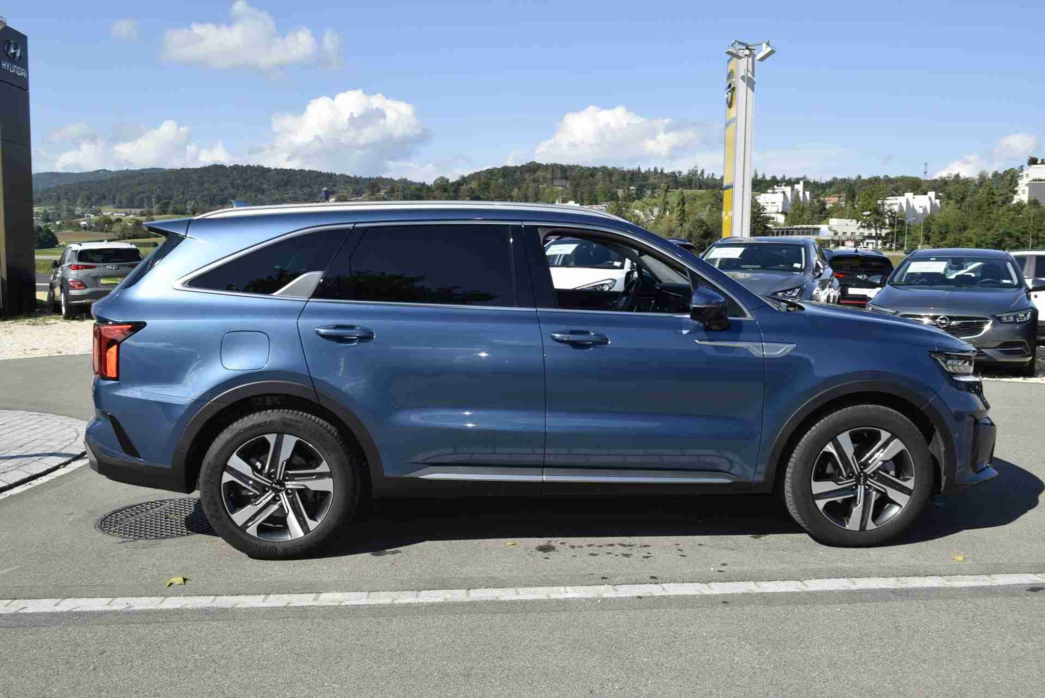 car-image-0
