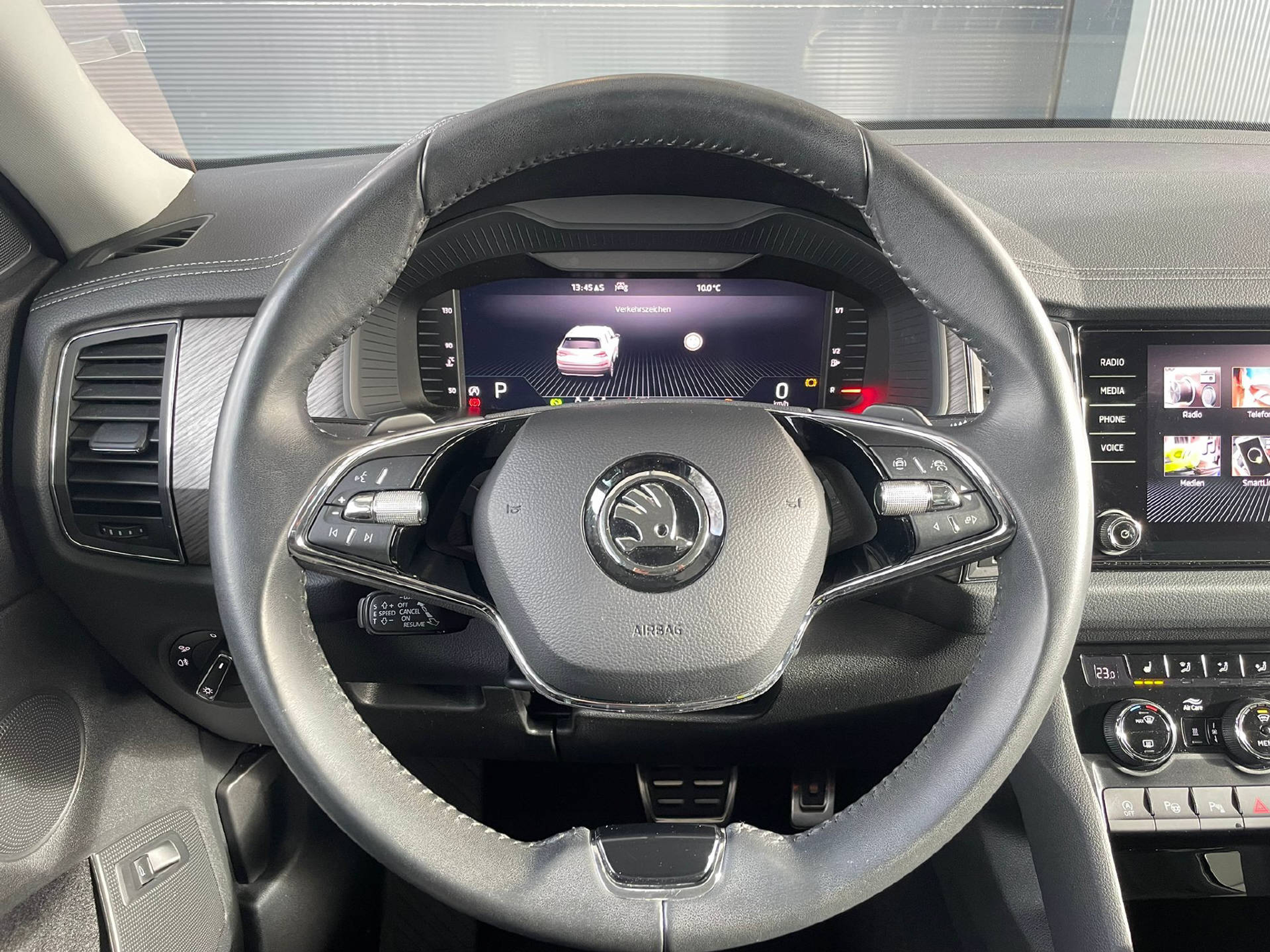 listing desktop thumbnail image 7