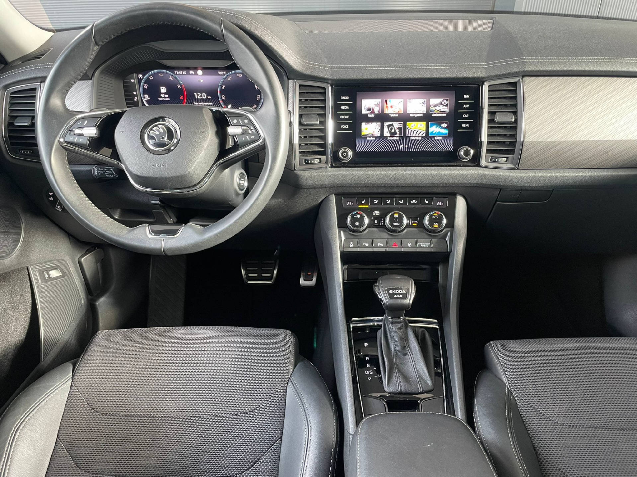 listing desktop thumbnail image 6