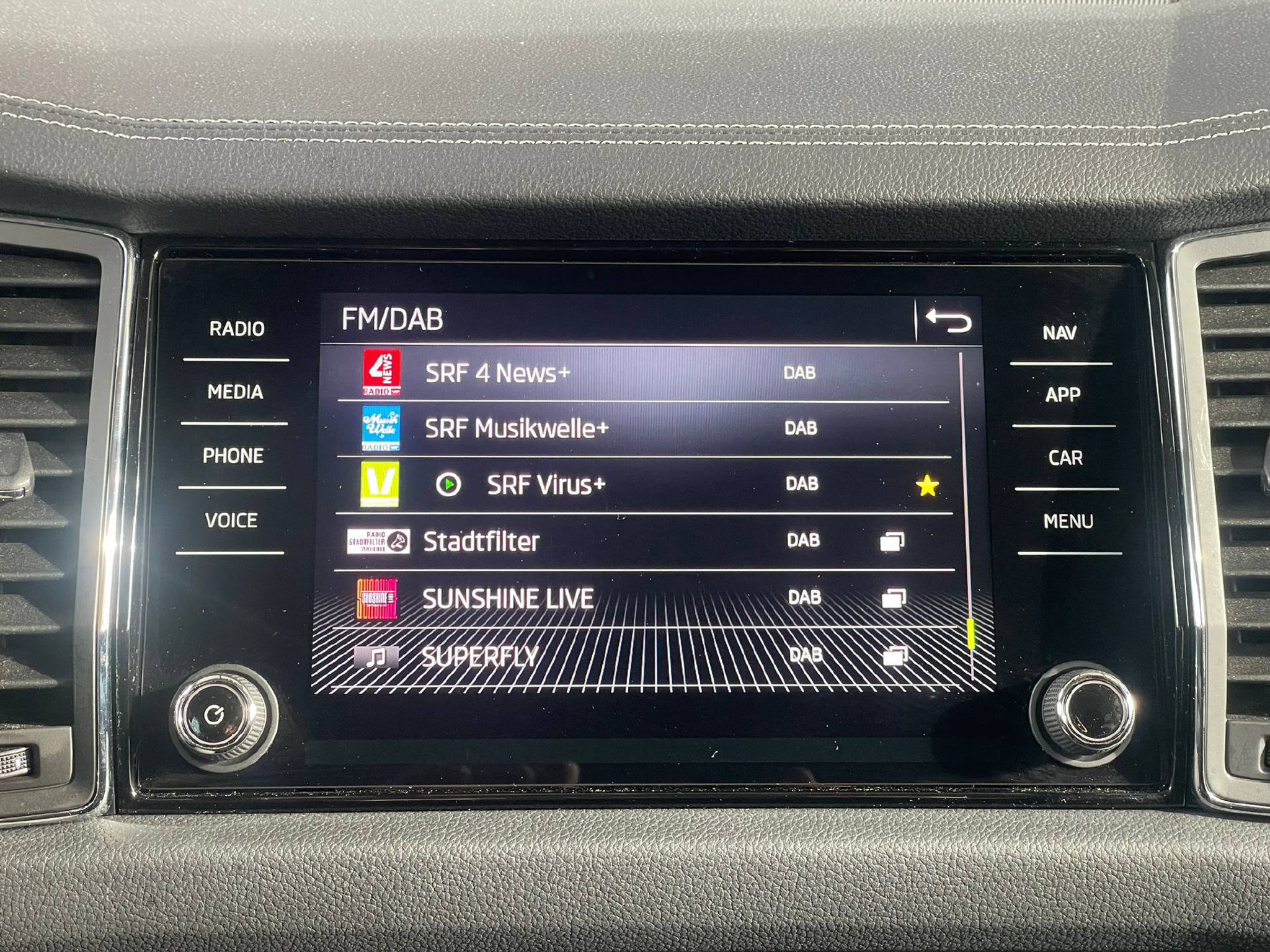 listing desktop thumbnail image 14