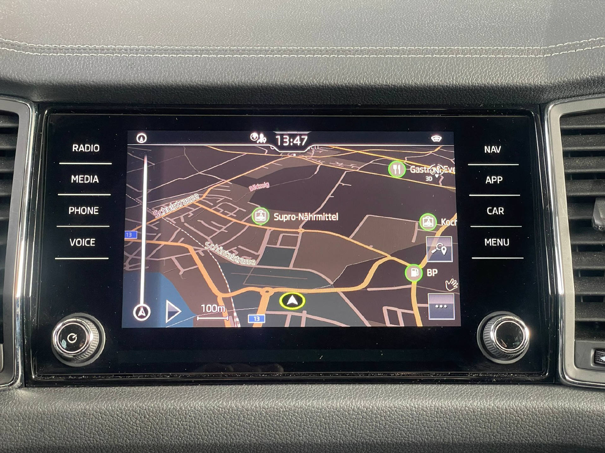 listing desktop thumbnail image 12