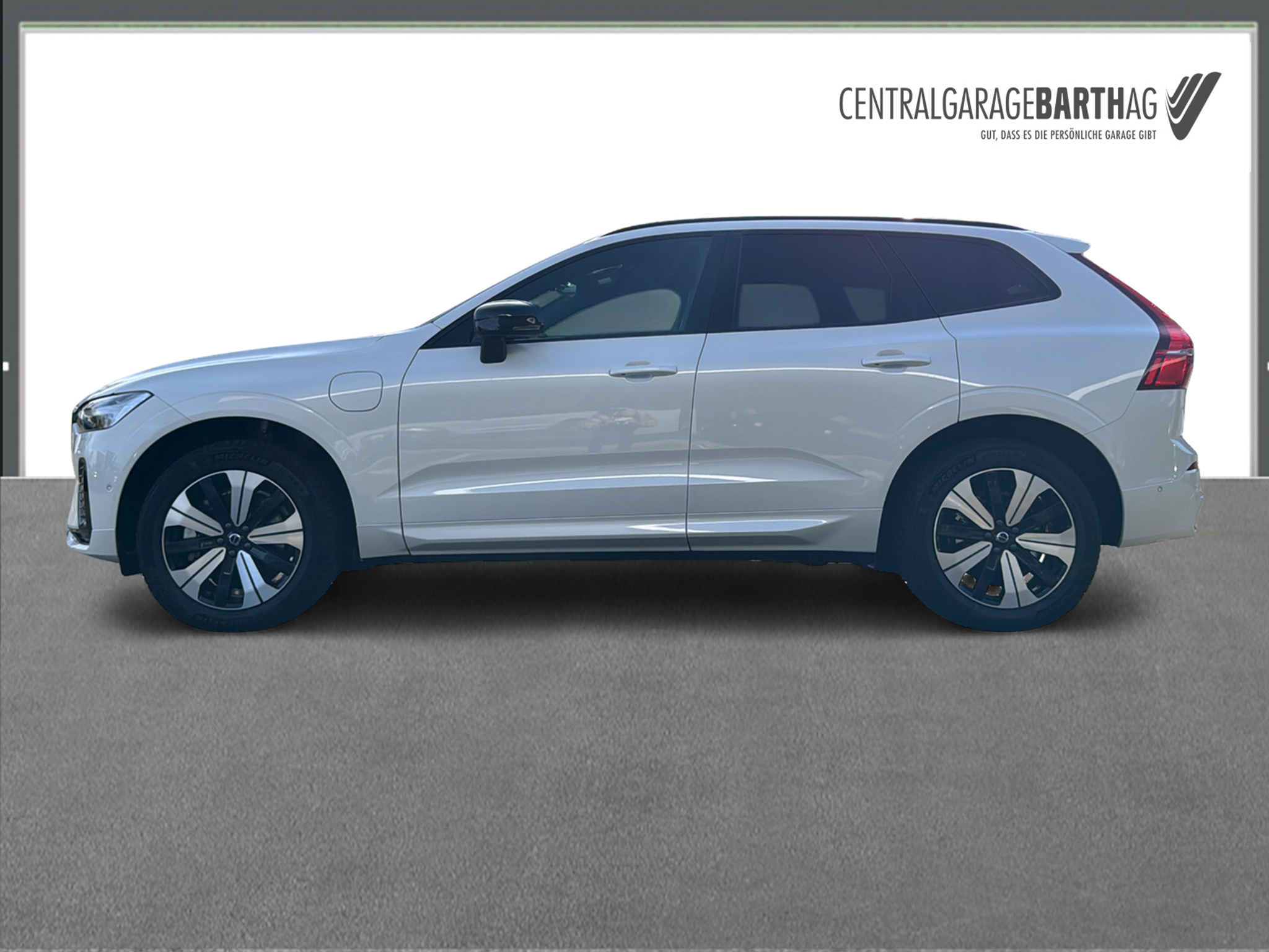 listing desktop thumbnail image 3