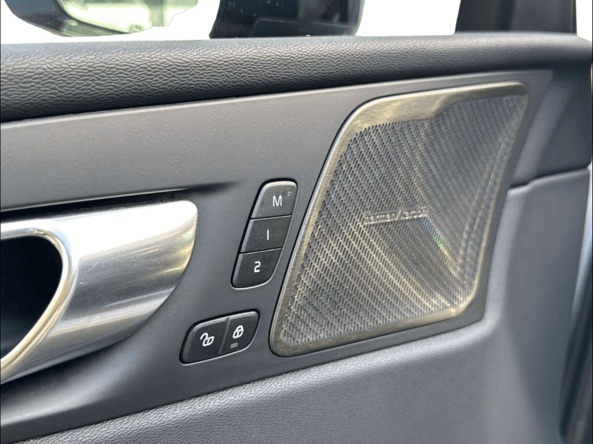 listing desktop thumbnail image 13