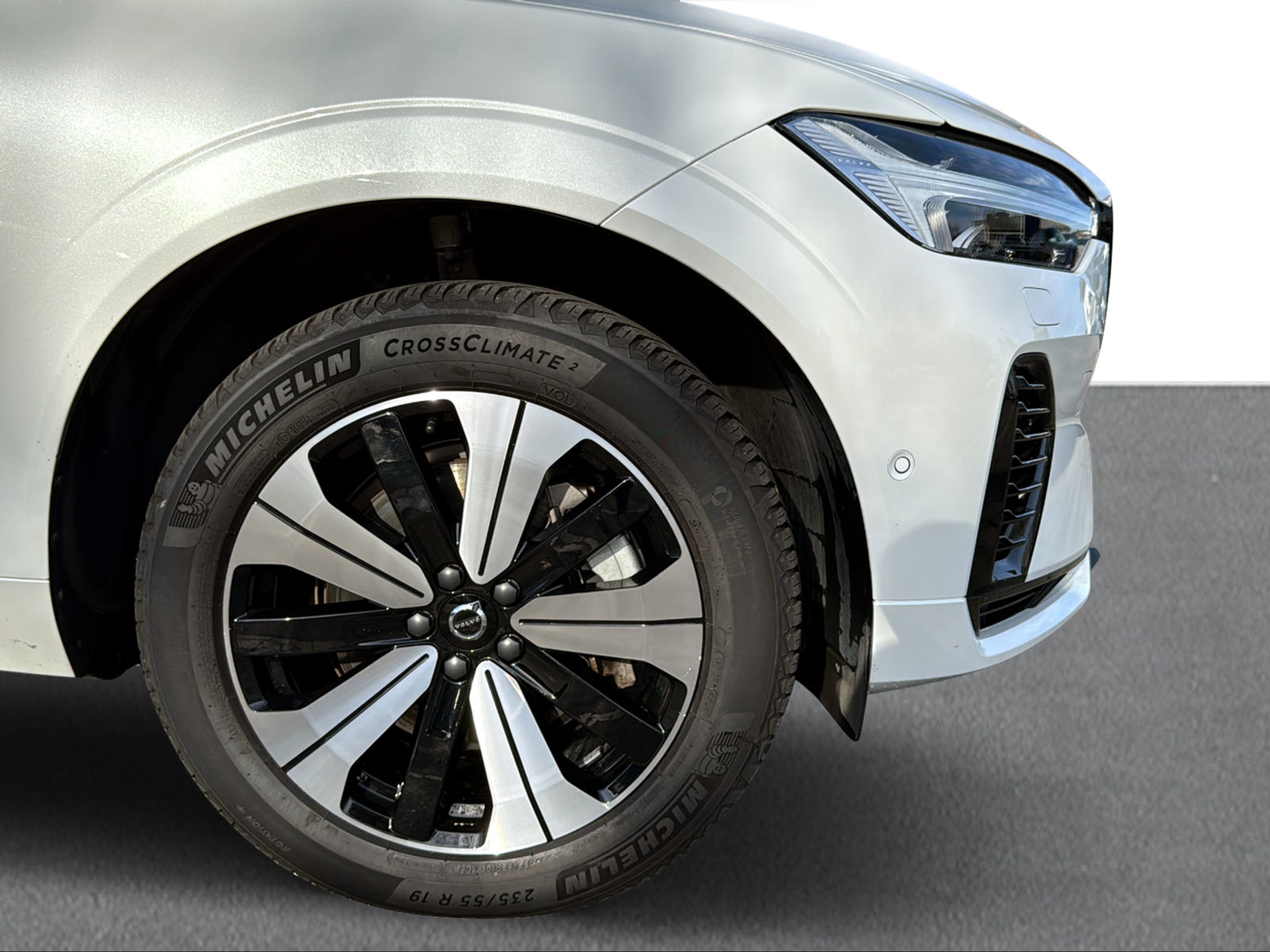 listing desktop thumbnail image 15