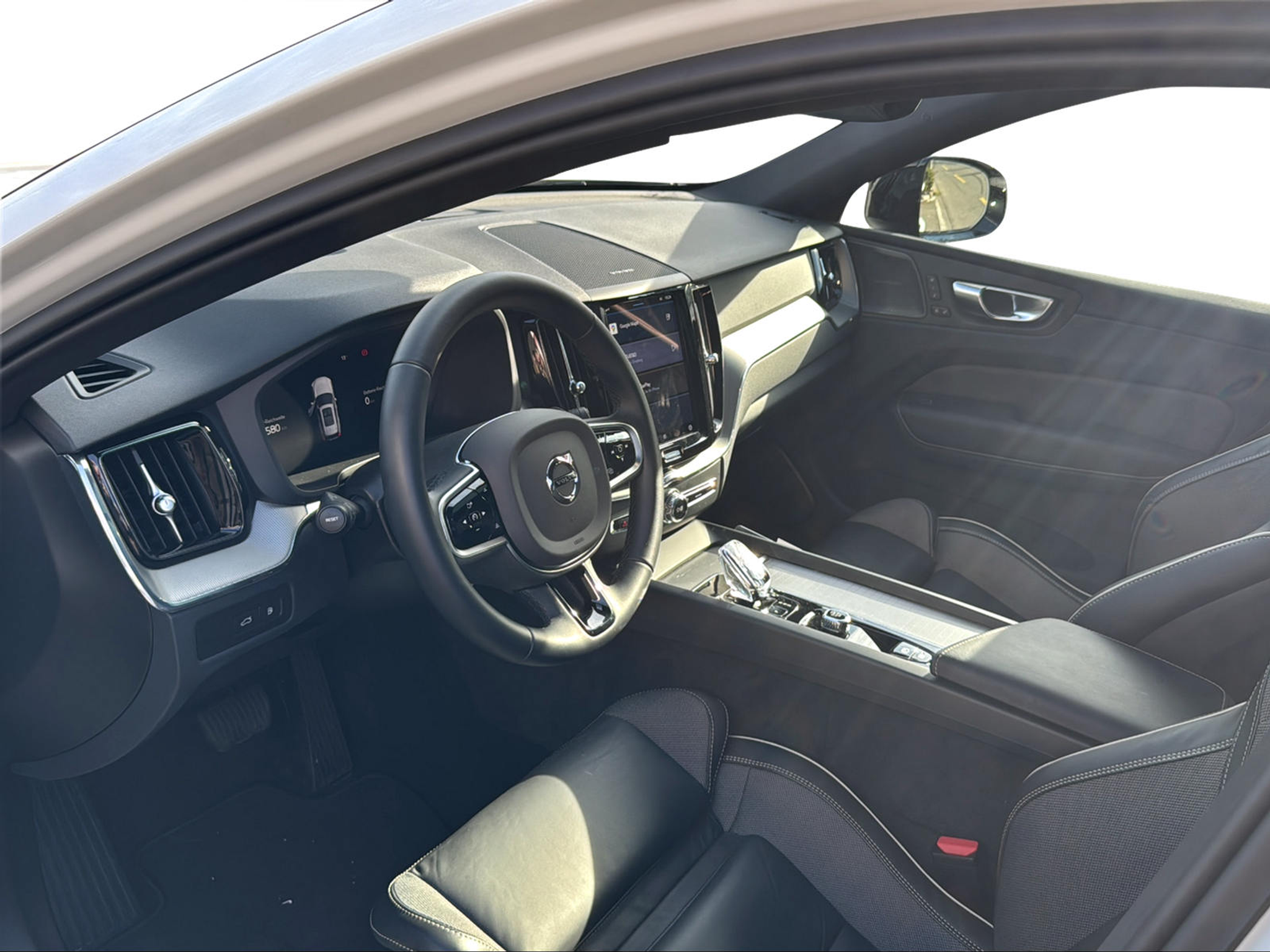 listing desktop thumbnail image 9