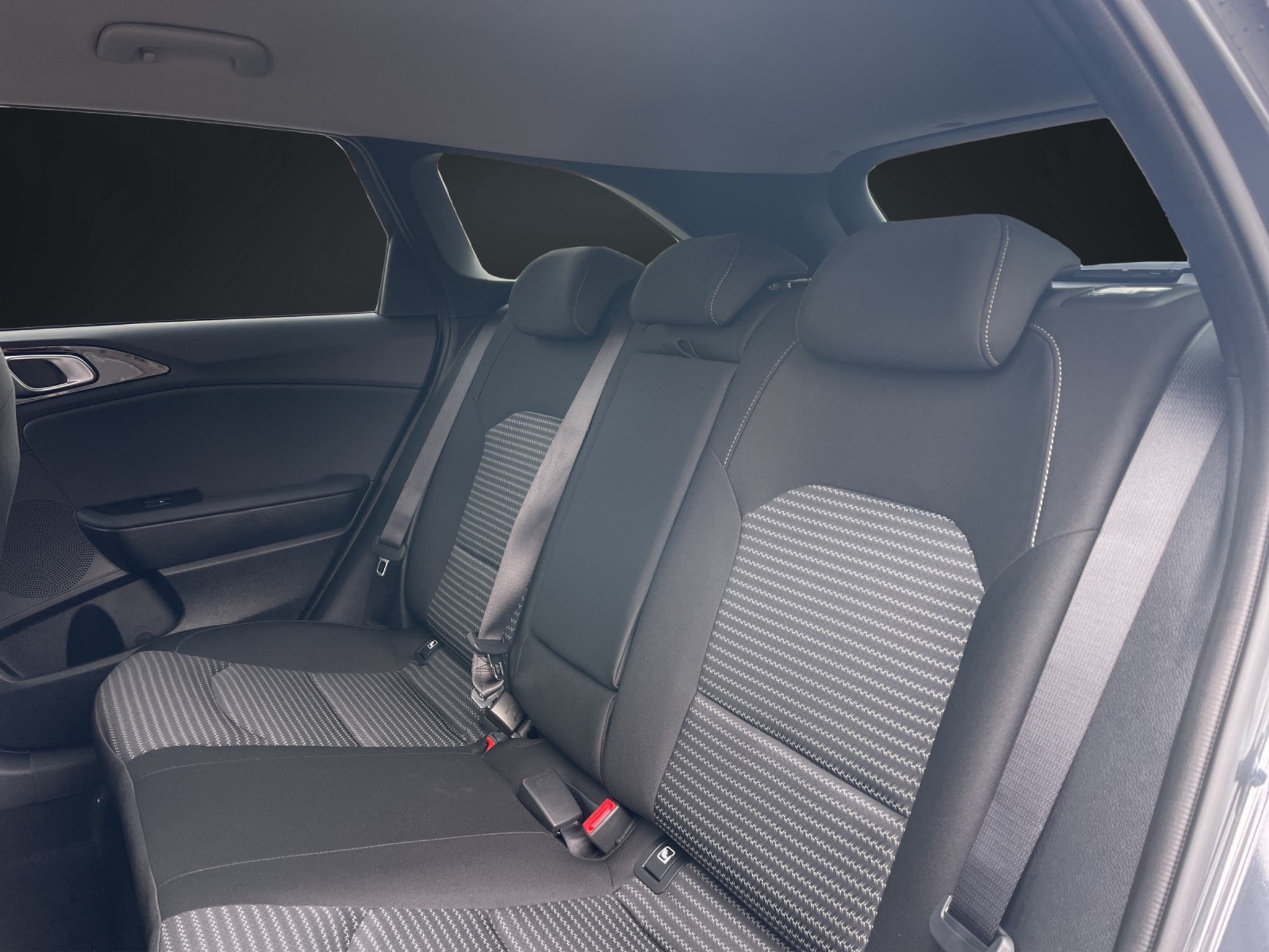 listing desktop thumbnail image 7