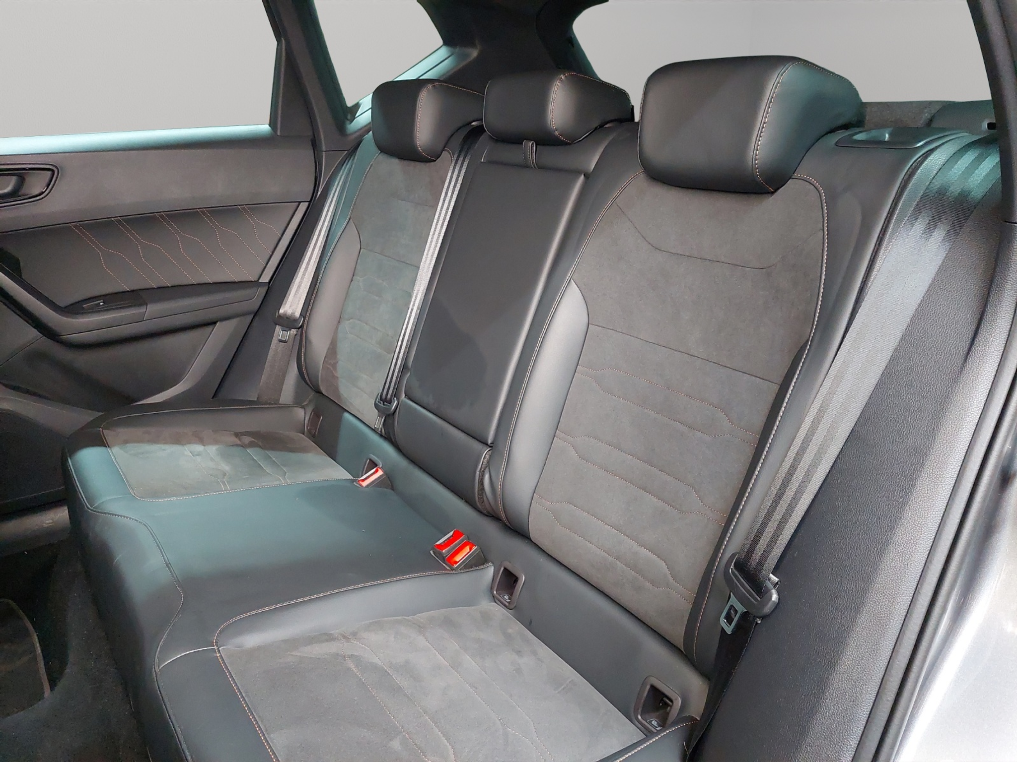 listing desktop thumbnail image 7