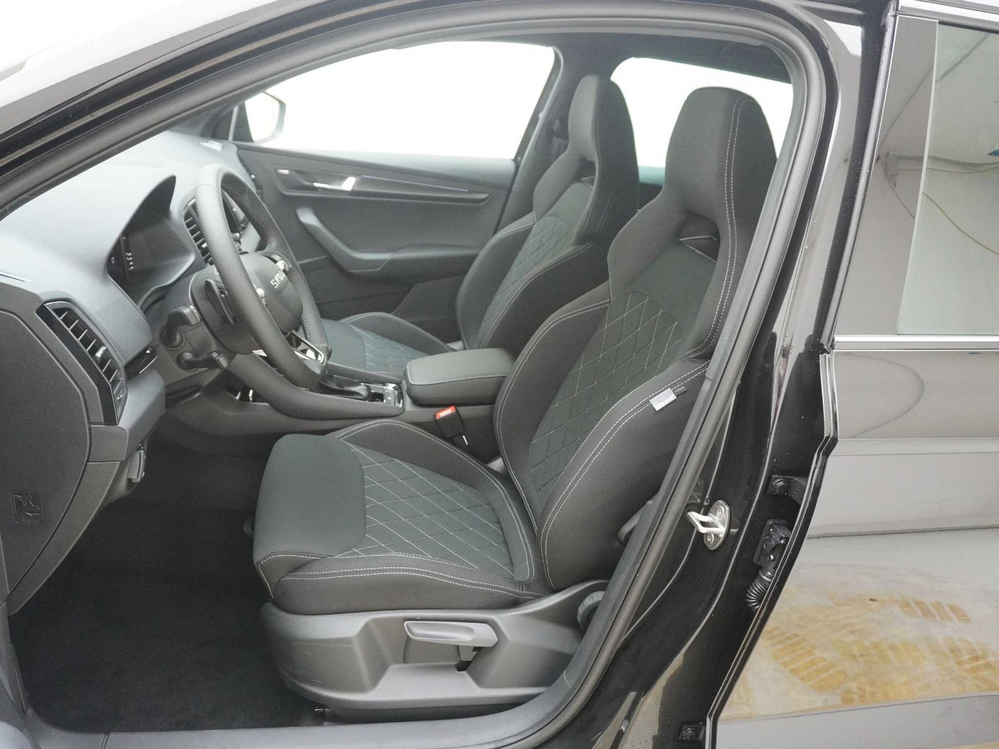 listing desktop thumbnail image 12