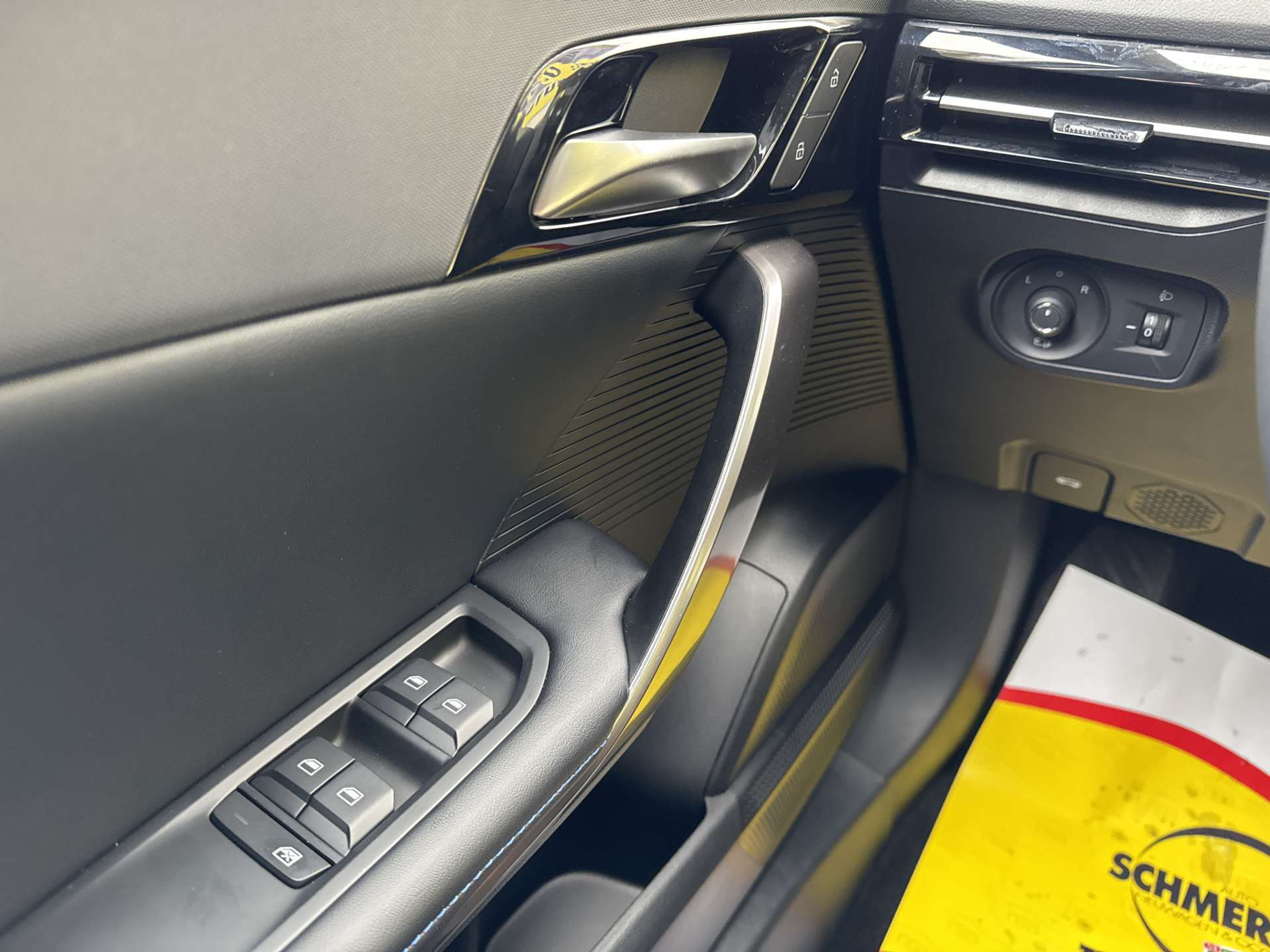 listing desktop thumbnail image 15