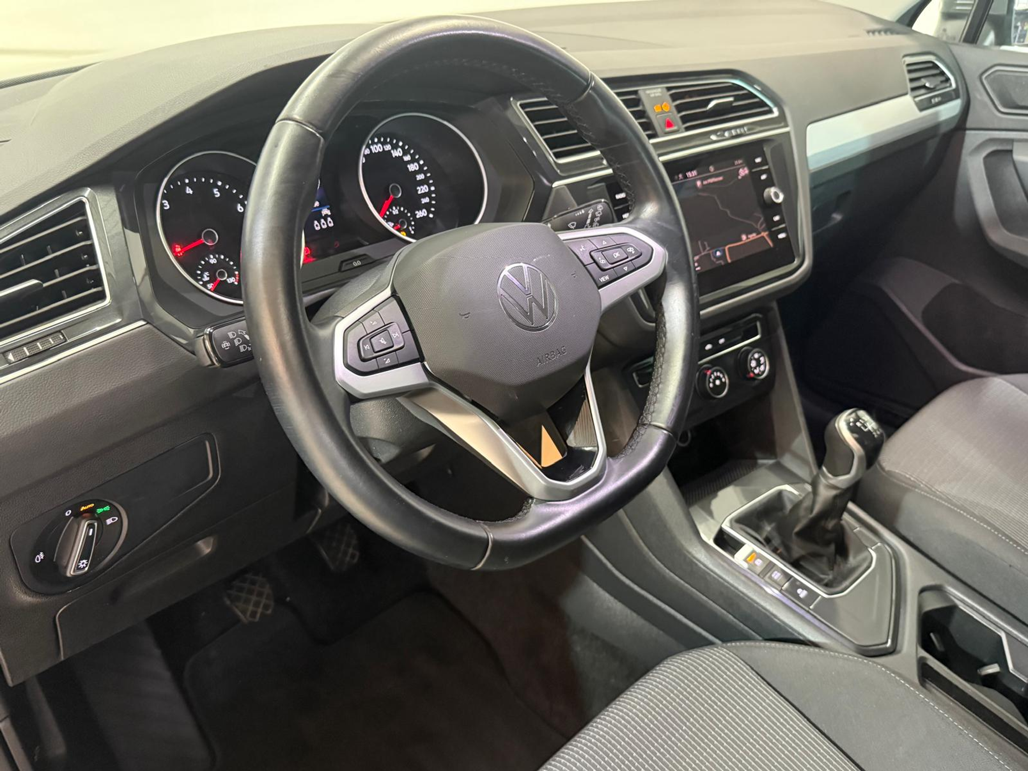 listing desktop thumbnail image 6