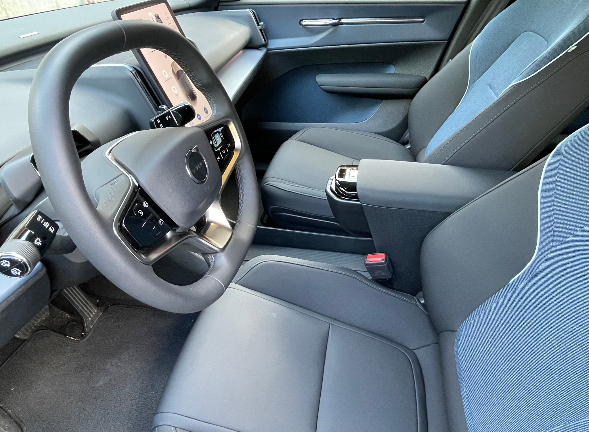 listing desktop thumbnail image 3